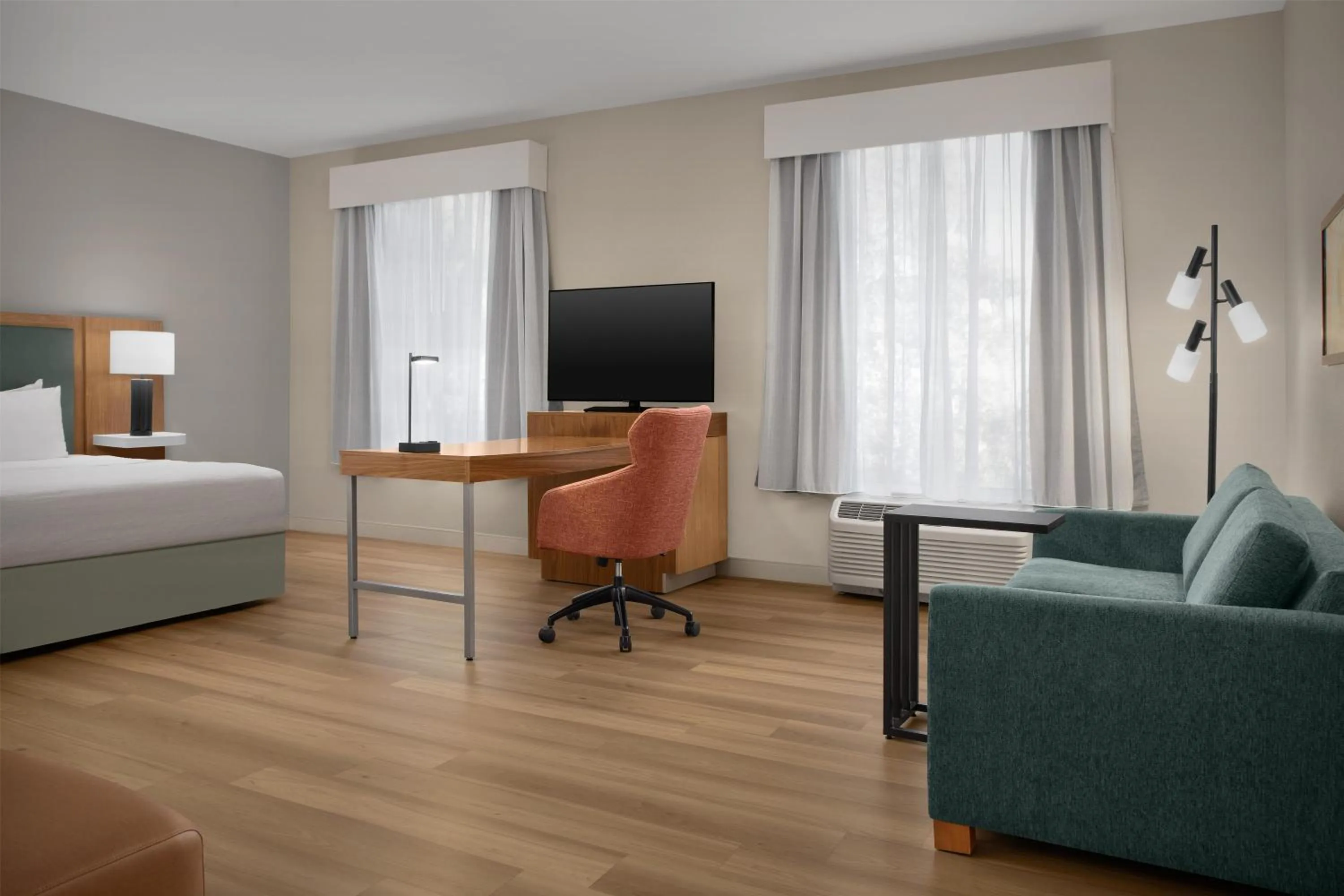 Bedroom, Bed in Hampton Inn and Suites Fayetteville, NC