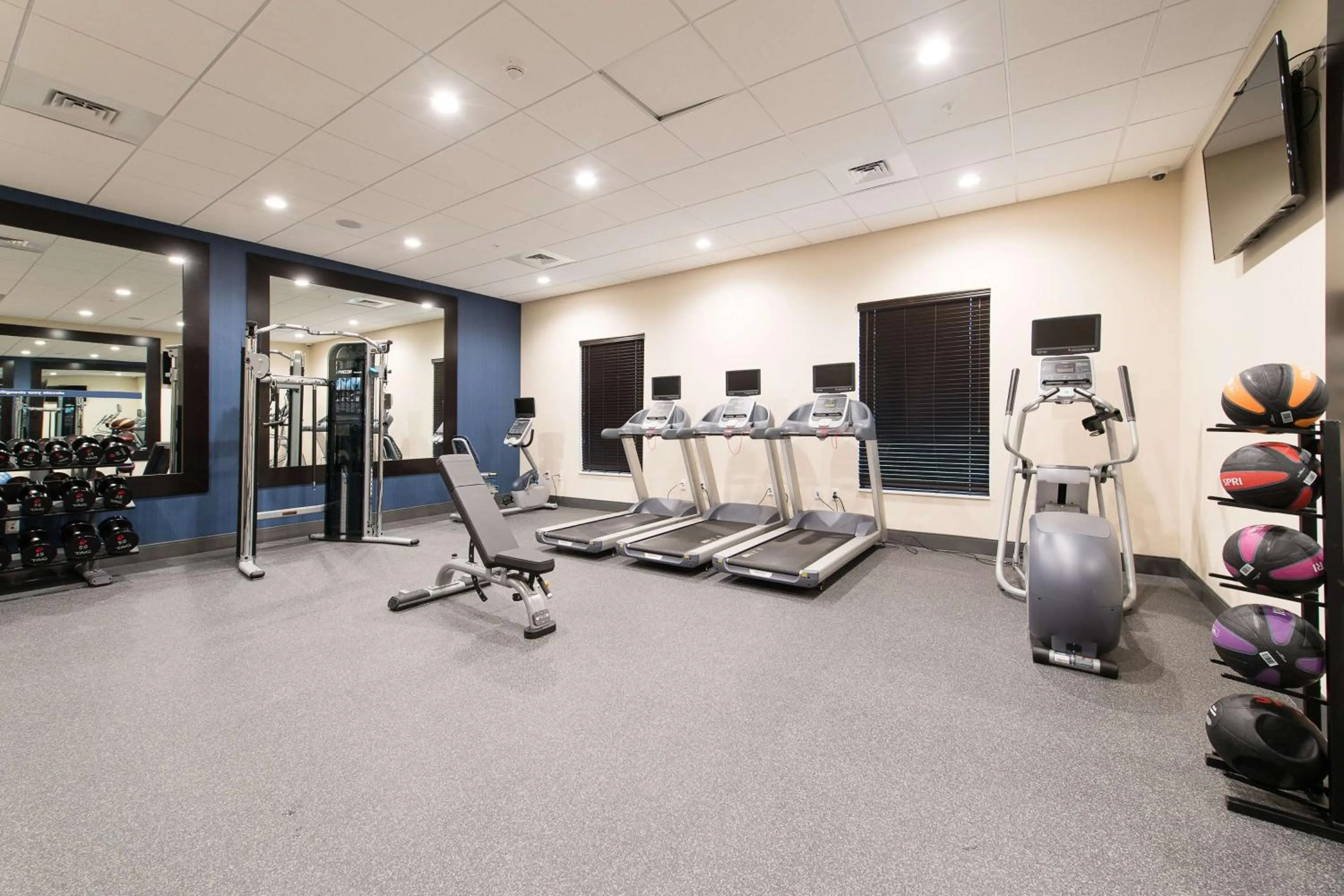 Fitness centre/facilities in Hampton Inn and Suites Fayetteville, NC