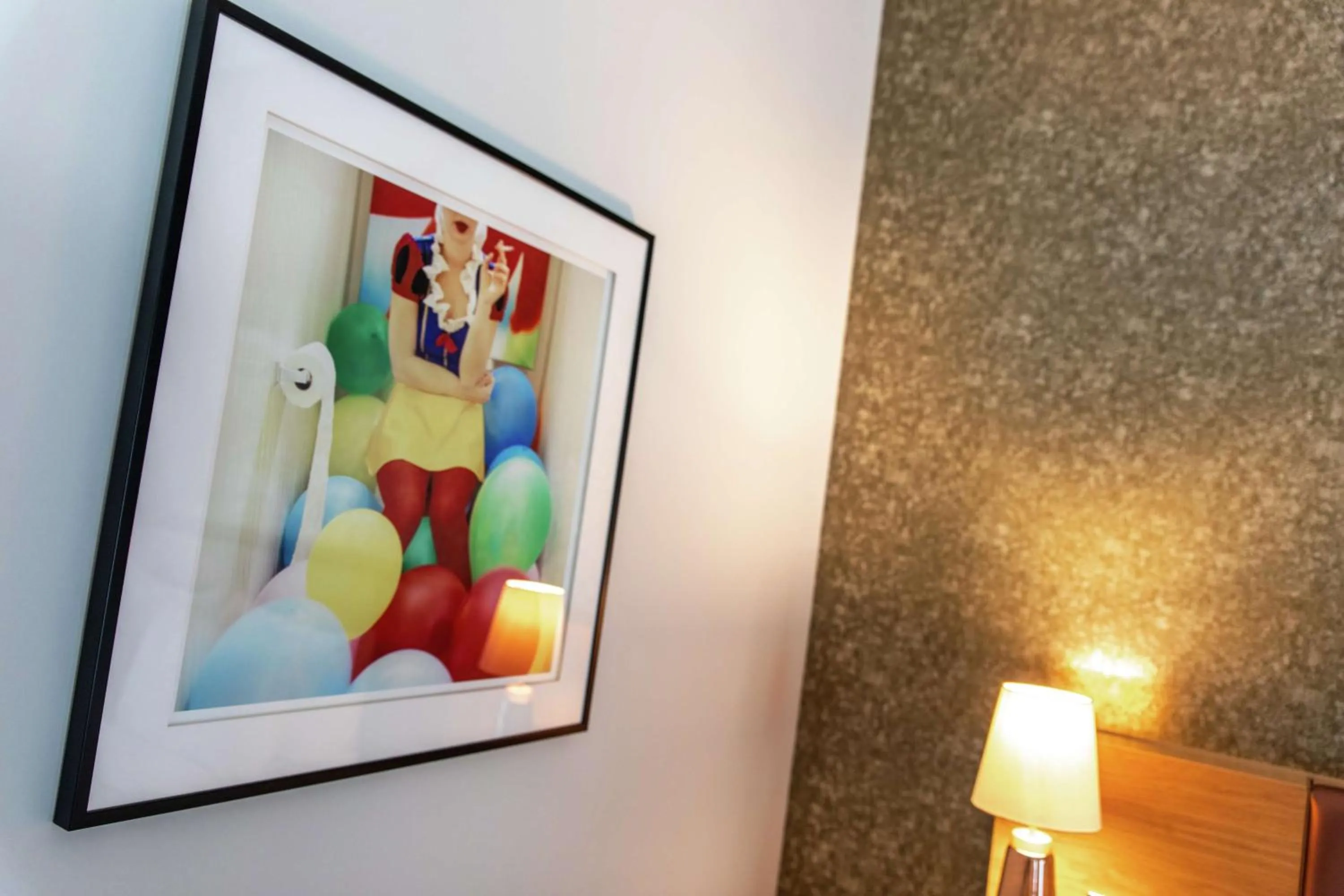 Photo of the whole room in Lincoln Plaza Hotel London, Curio Collection By Hilton