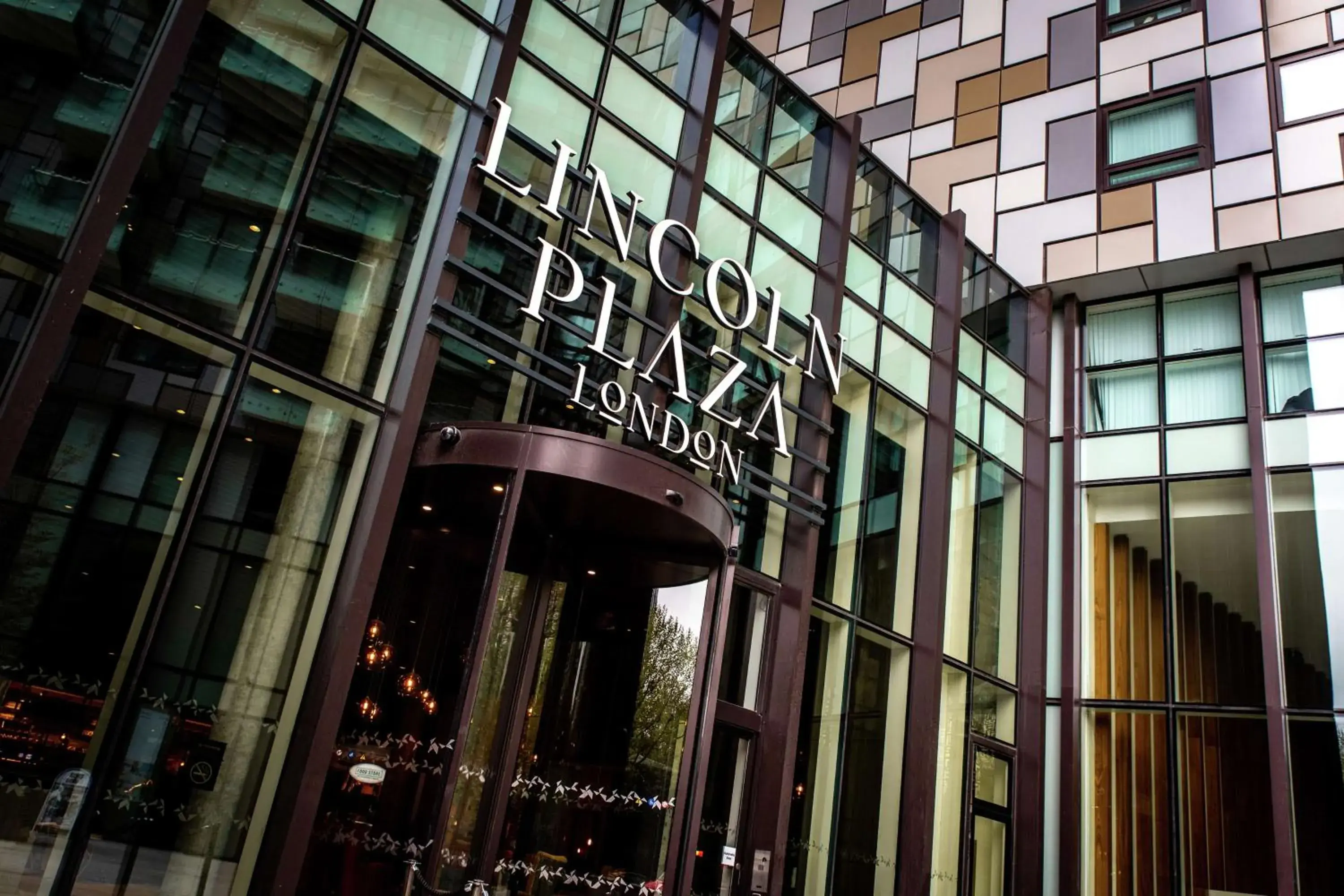 Property building in Lincoln Plaza Hotel London, Curio Collection By Hilton Property building in Lincoln Plaza Hotel London, Curio Collection By Hilton