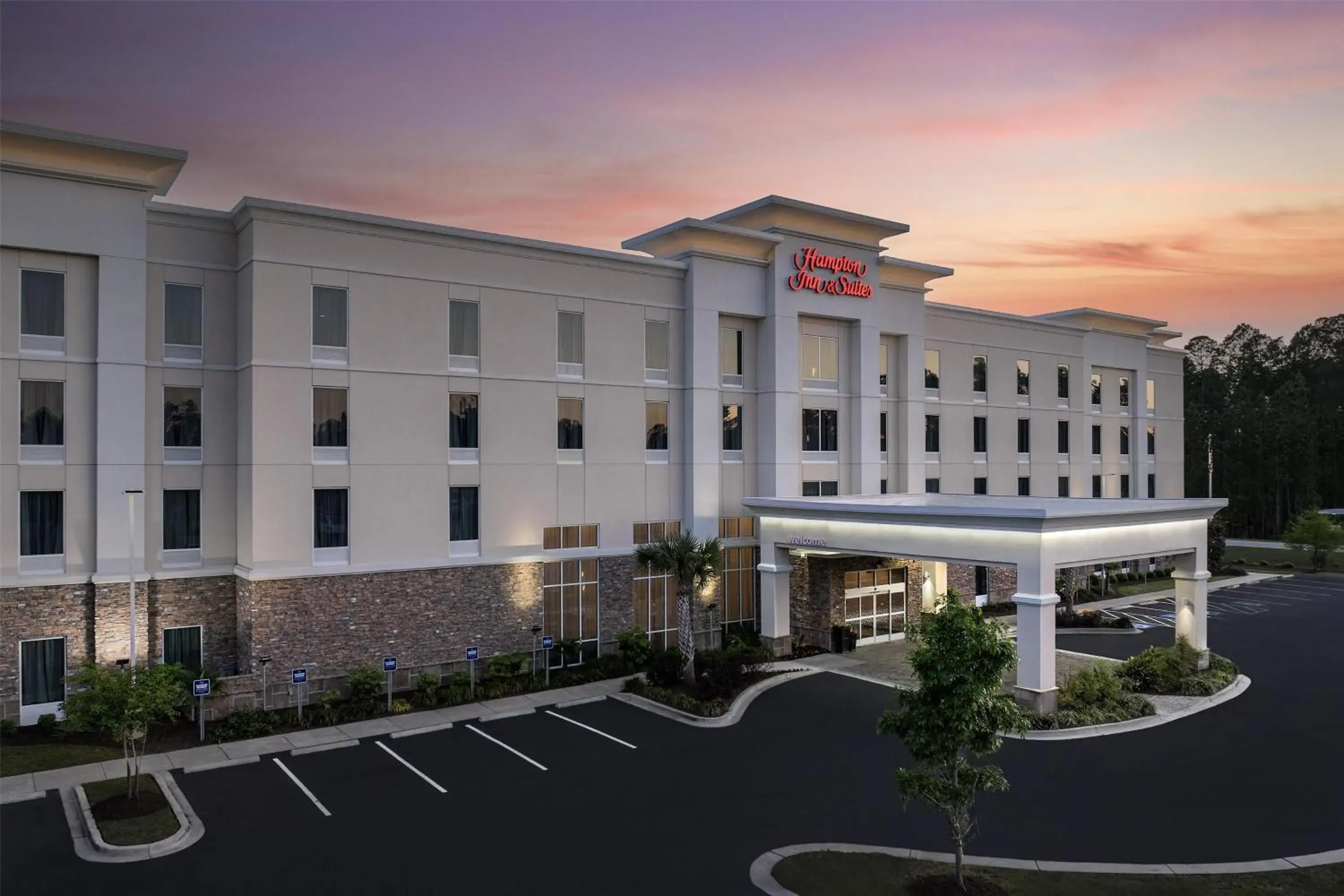 Property building in Hampton Inn & Suites Walterboro Property building in Hampton Inn & Suites Walterboro