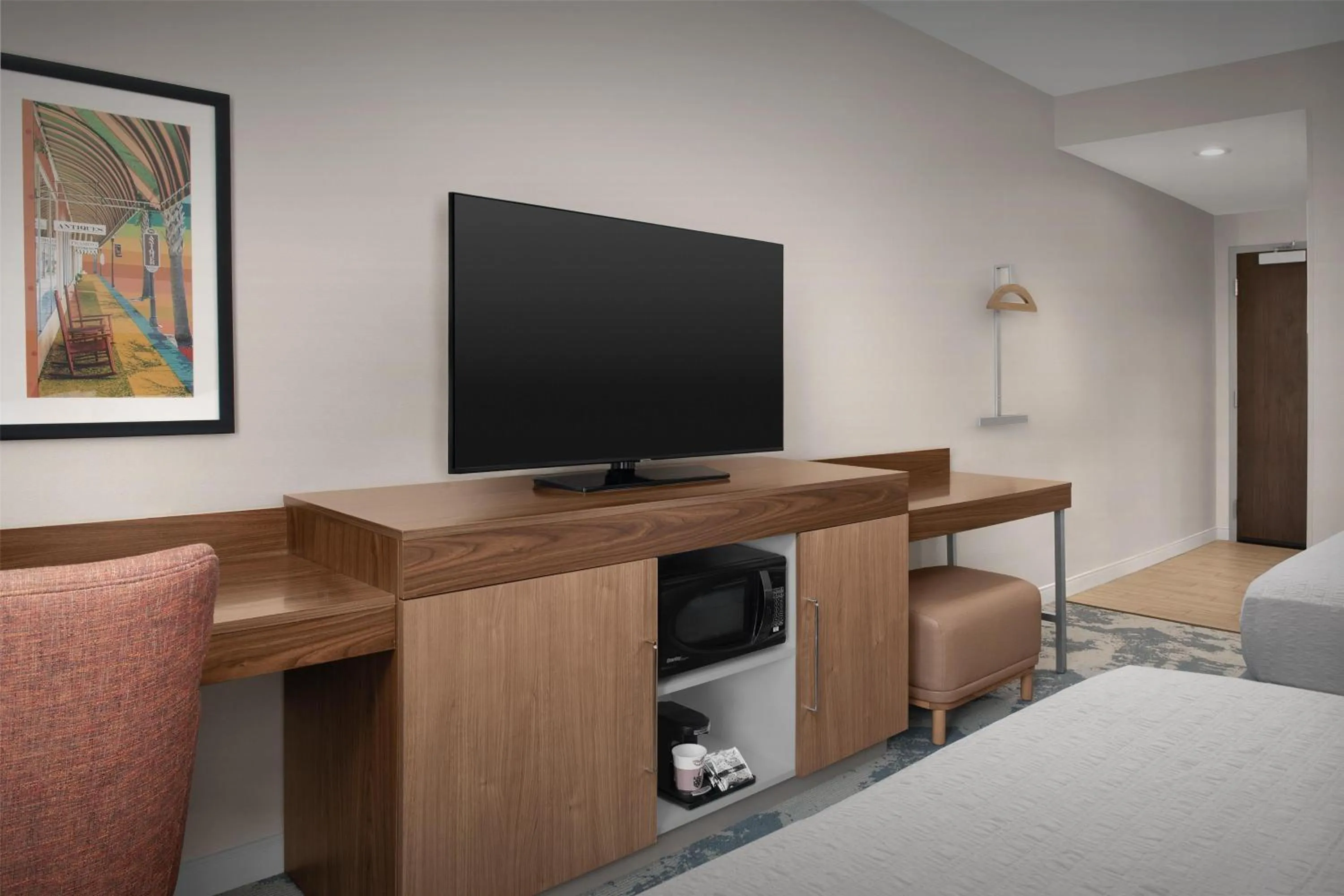 Bed in Hampton Inn & Suites Walterboro