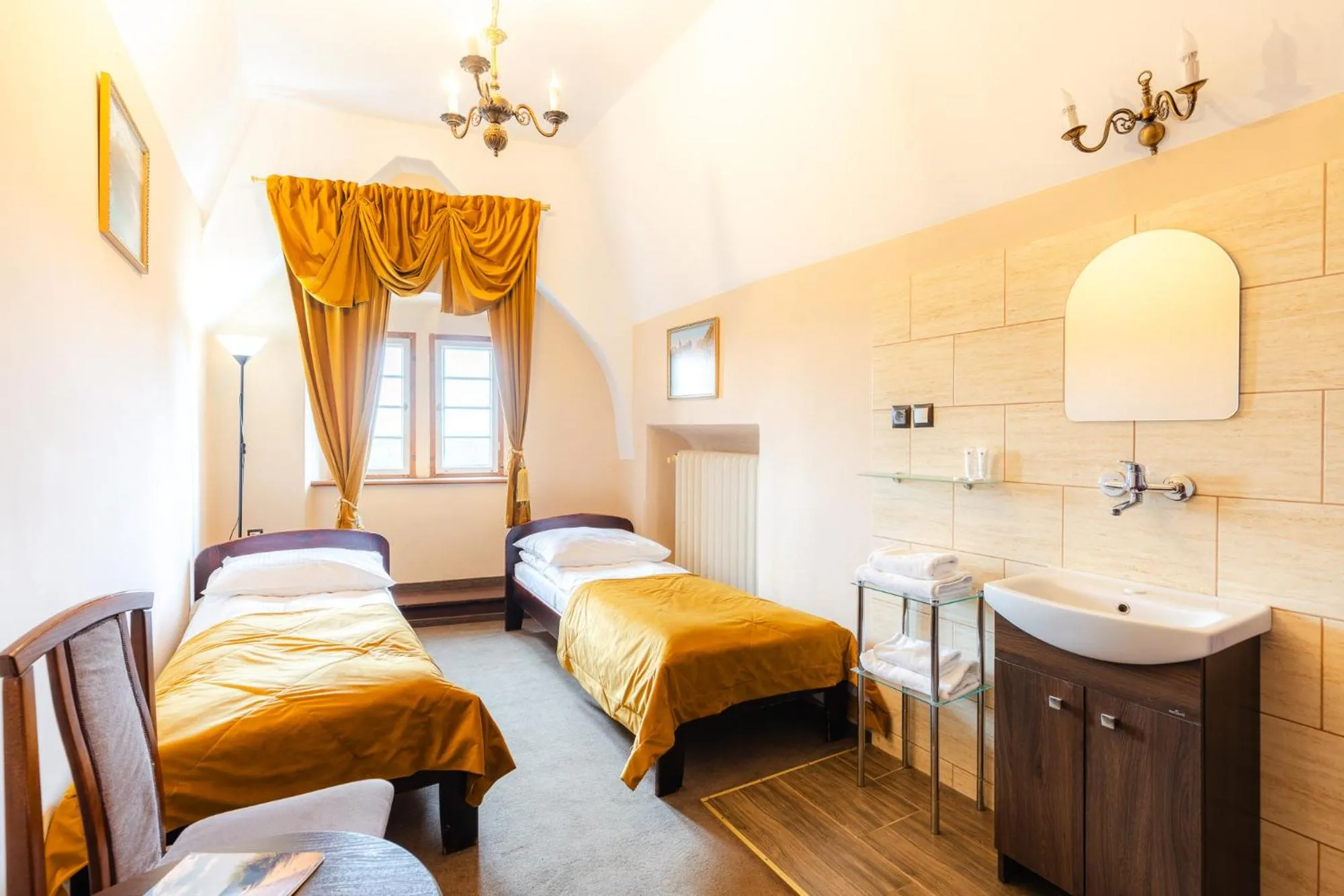 Double or Twin Room with Shared Bathroom in Zamek Czocha