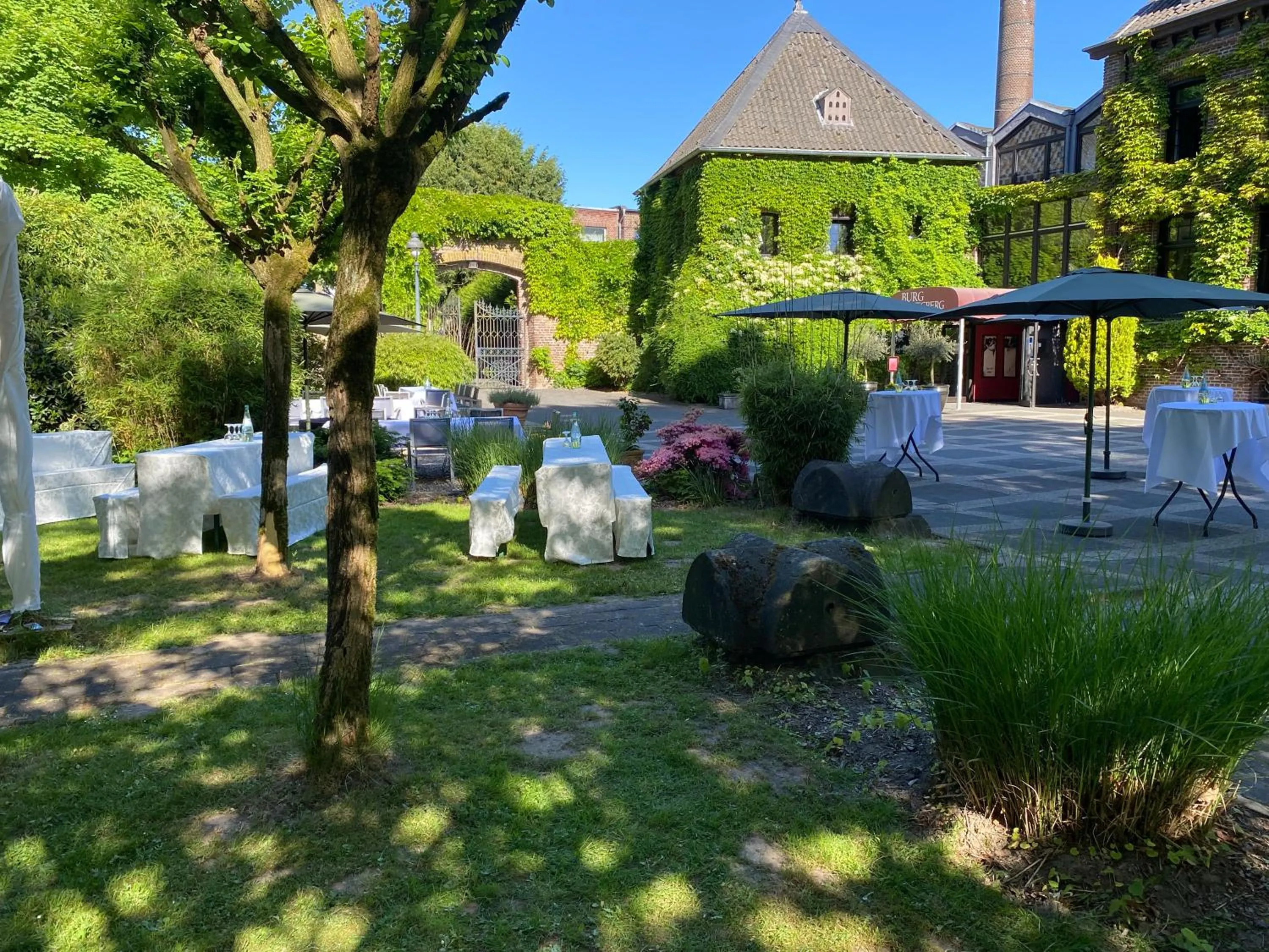 Property building in Burg Wegberg Hotel & Eventlocation