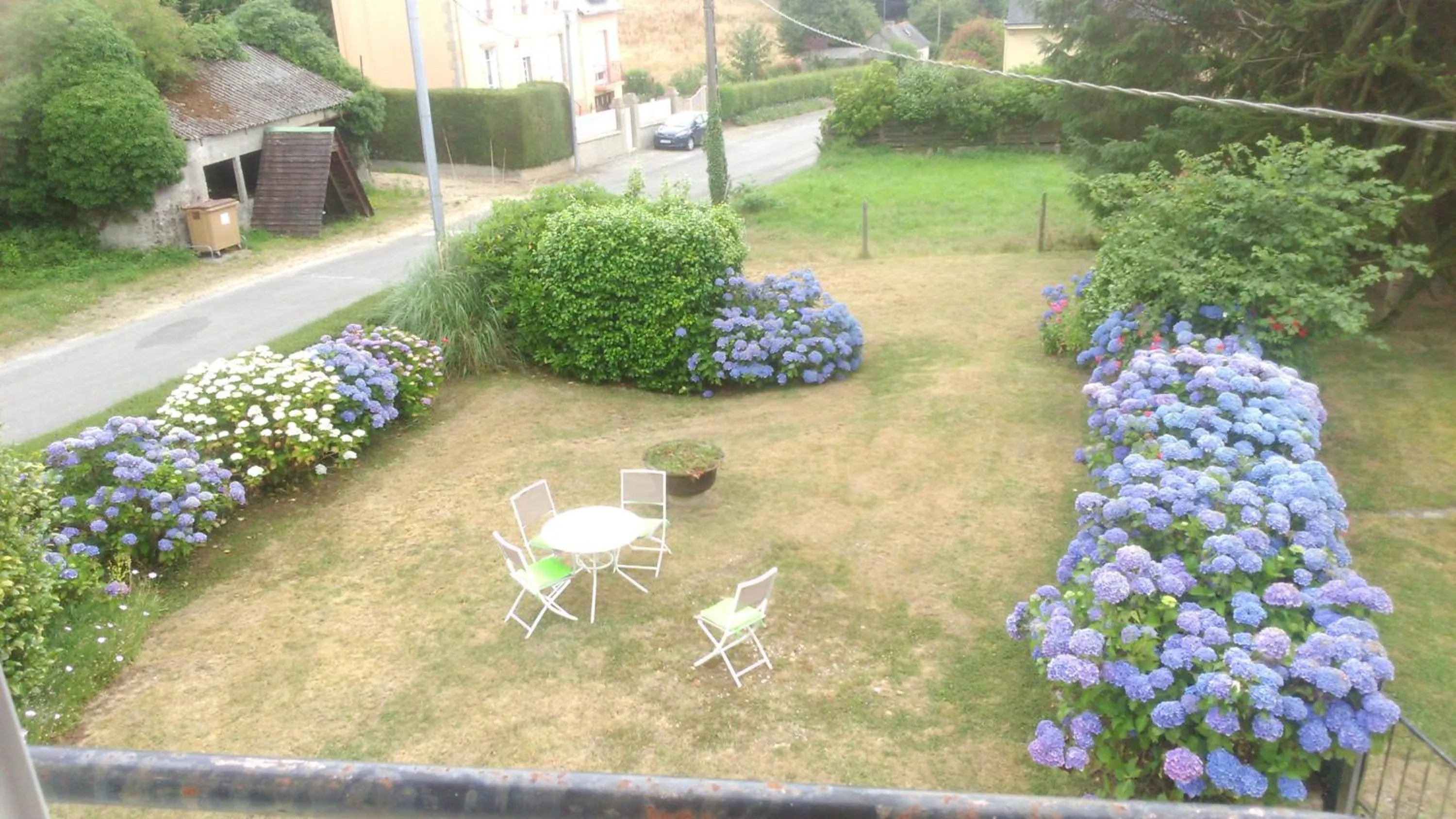 Photo of the whole room in Ty Beg ar Grapenn