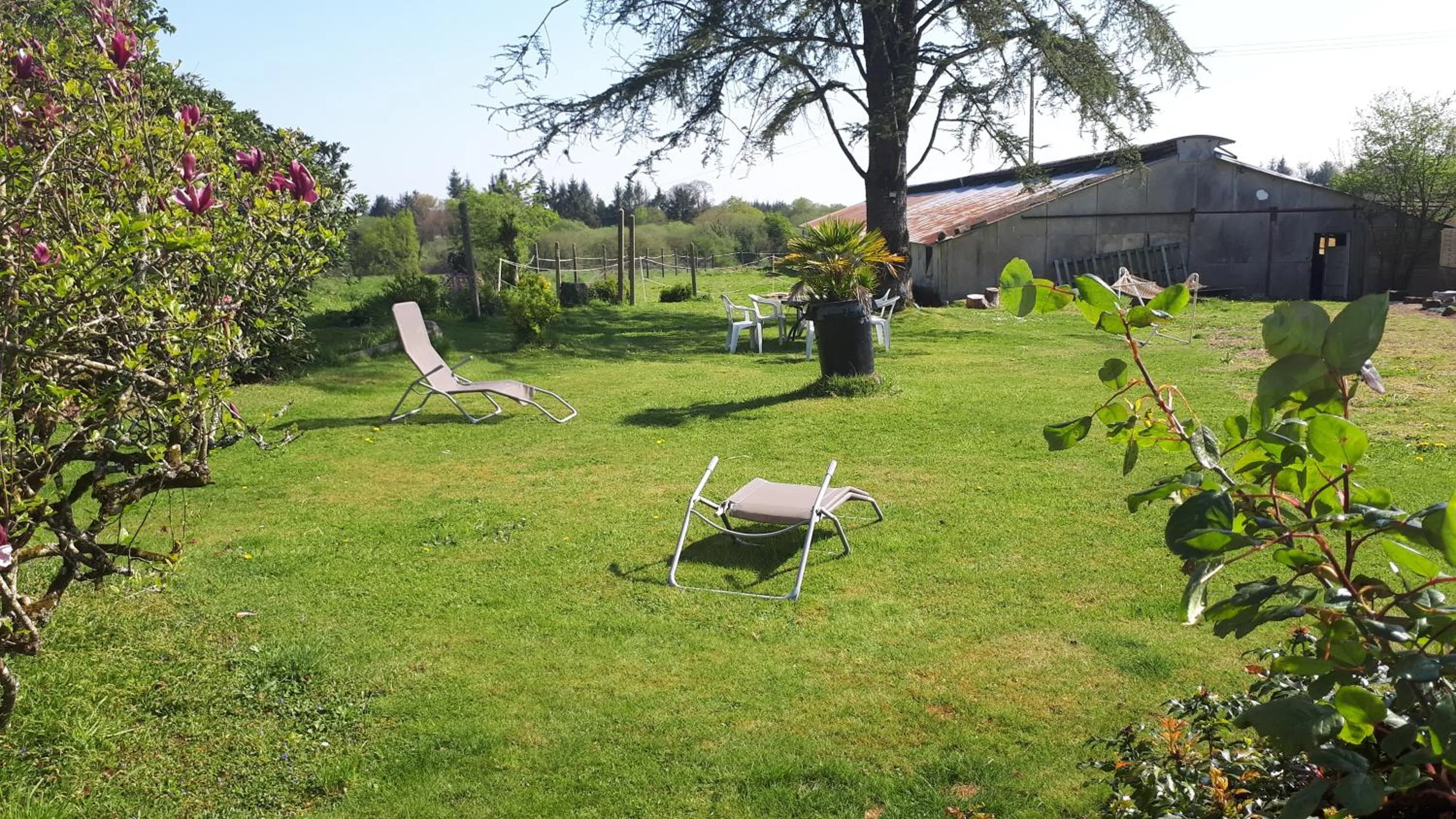 Garden view in Ty Beg ar Grapenn