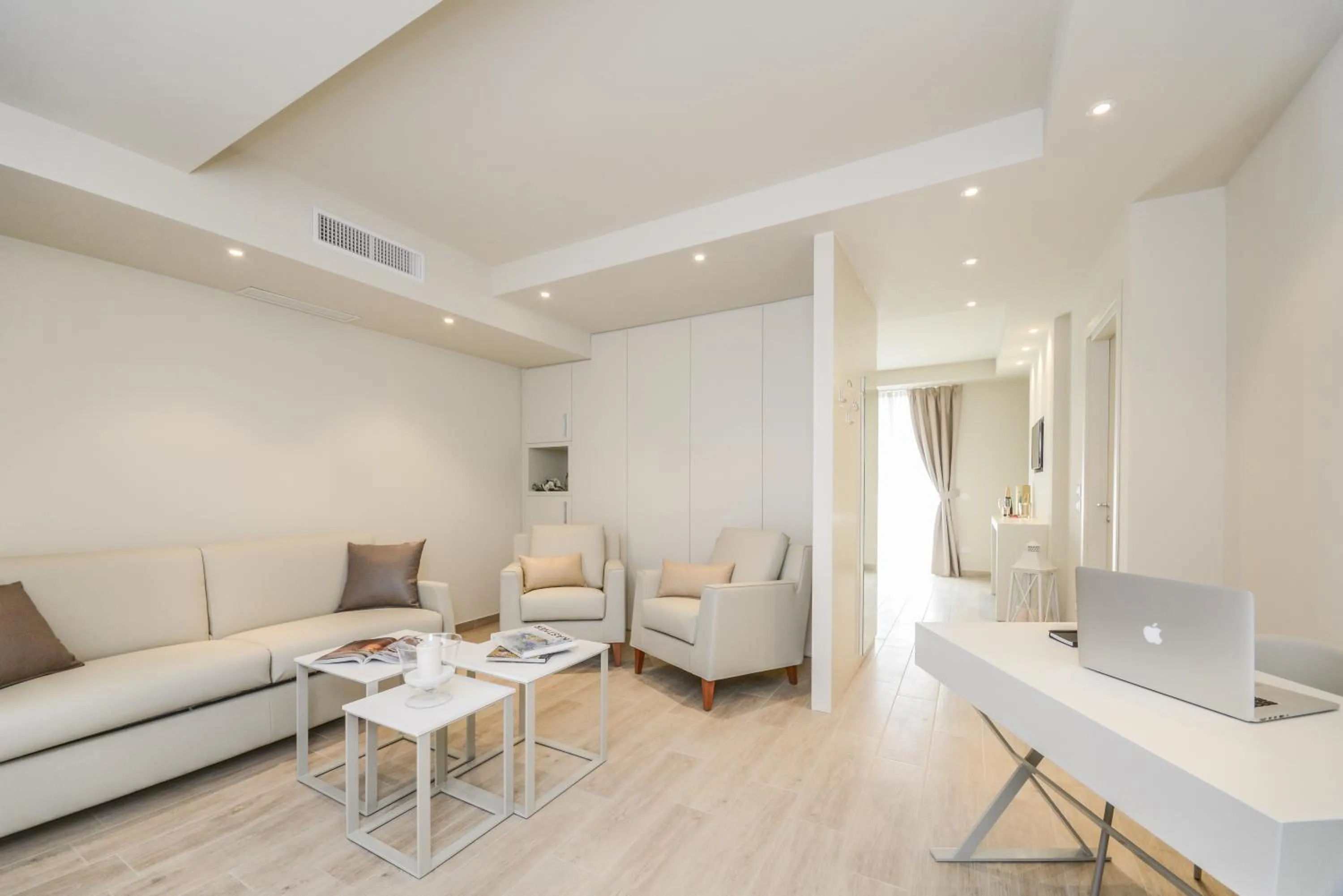 Seating area in Hotel Villa Garuti