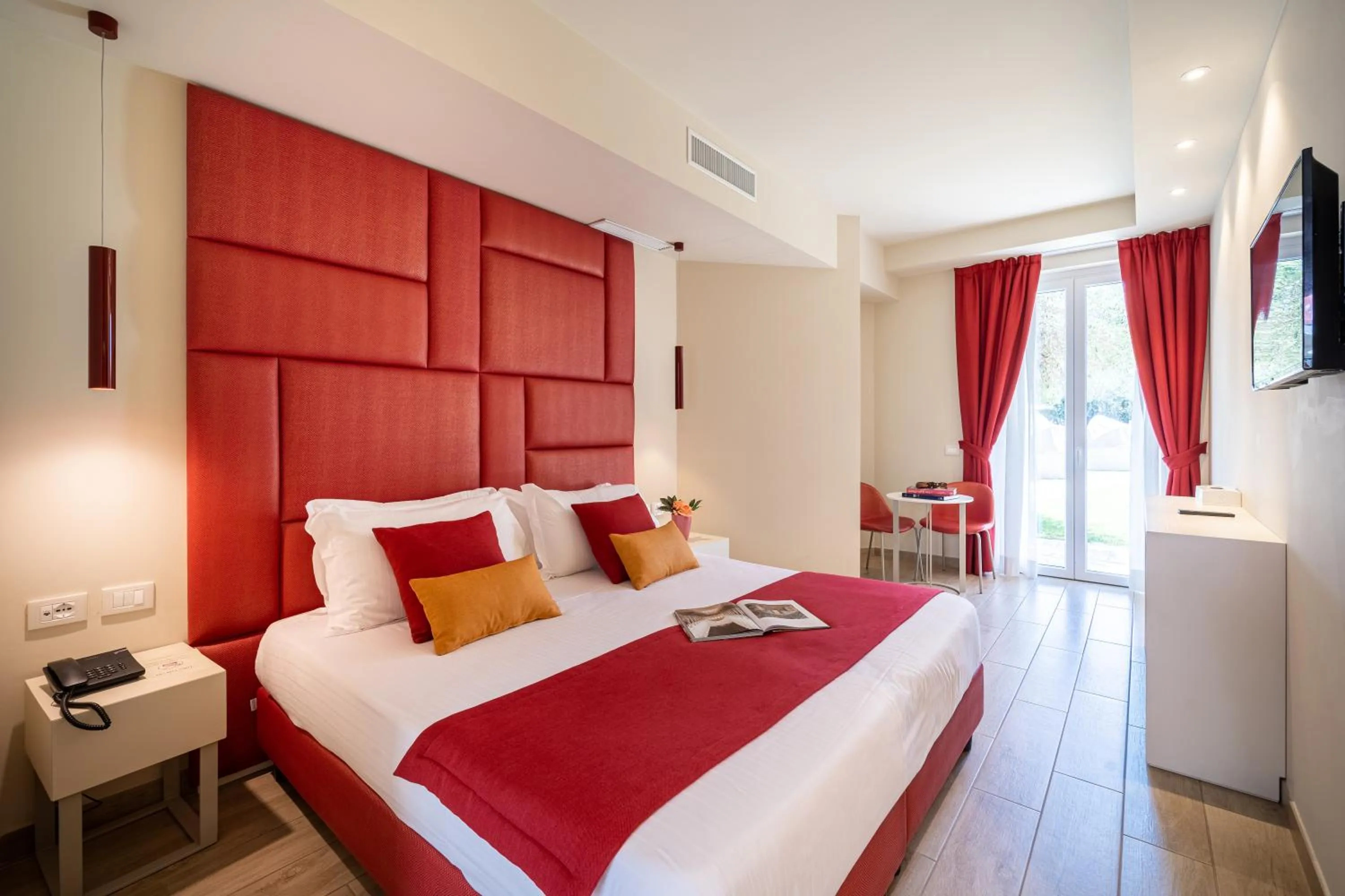 Bed in Hotel Villa Garuti