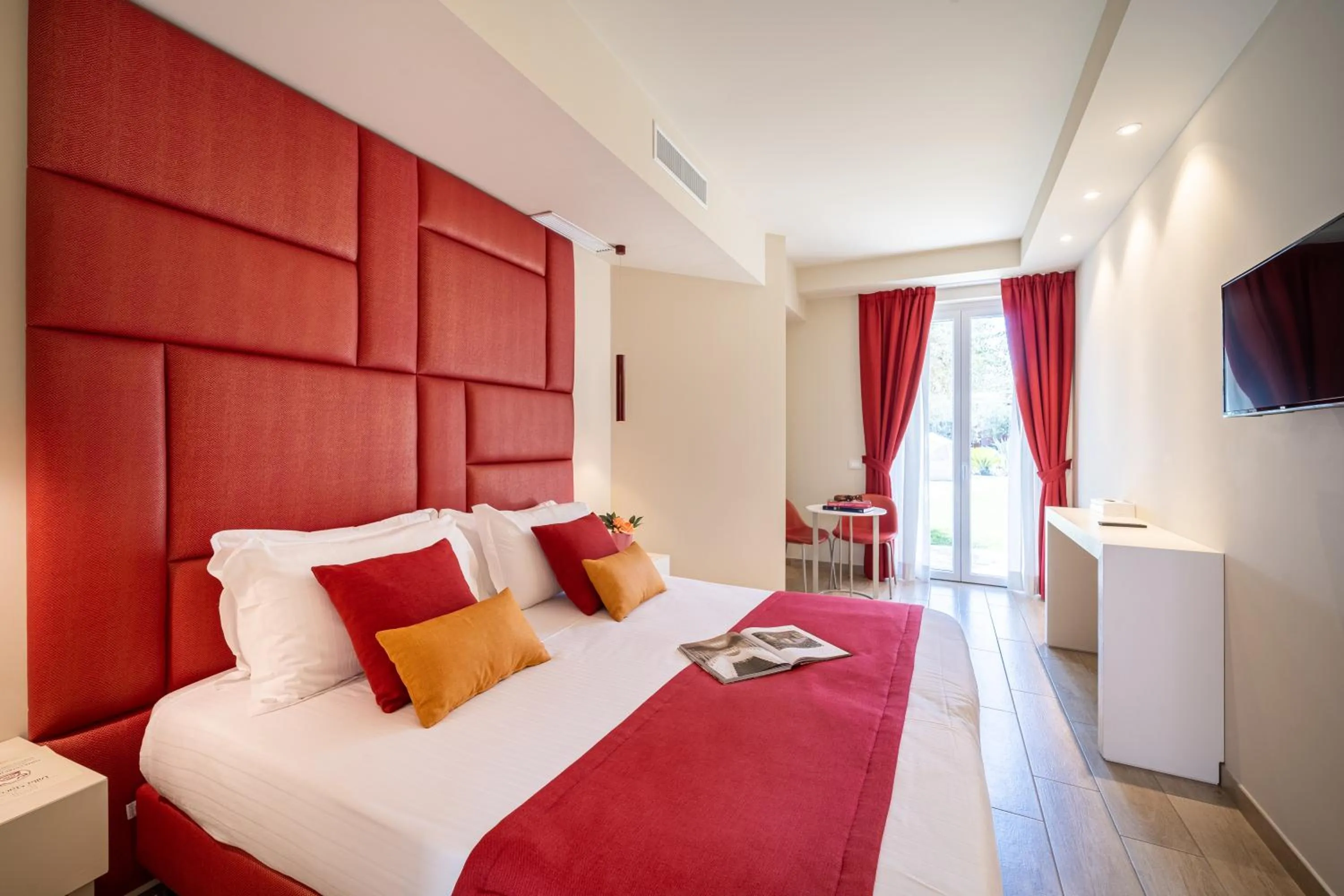 Bed in Hotel Villa Garuti