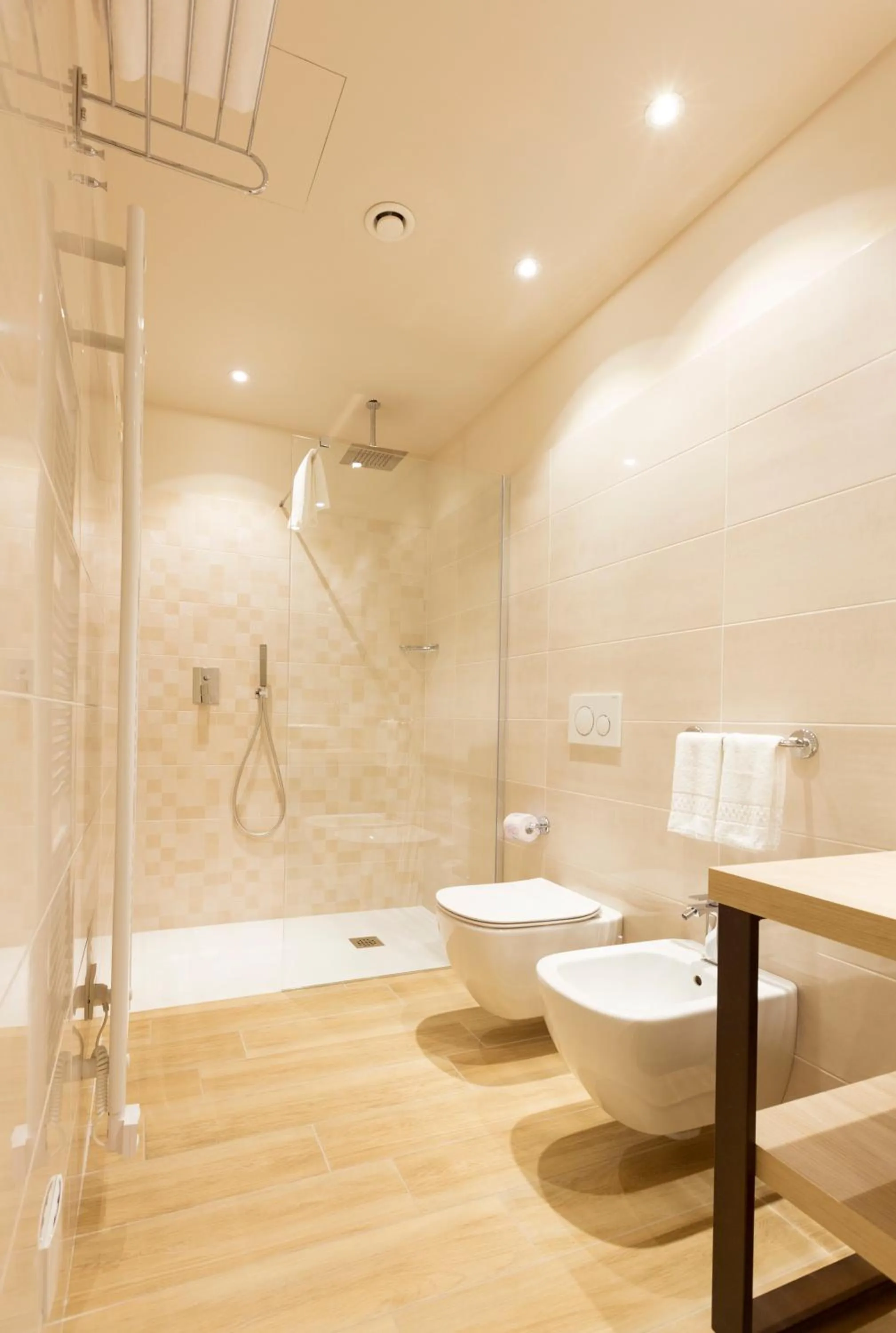 Shower in Hotel Villa Garuti