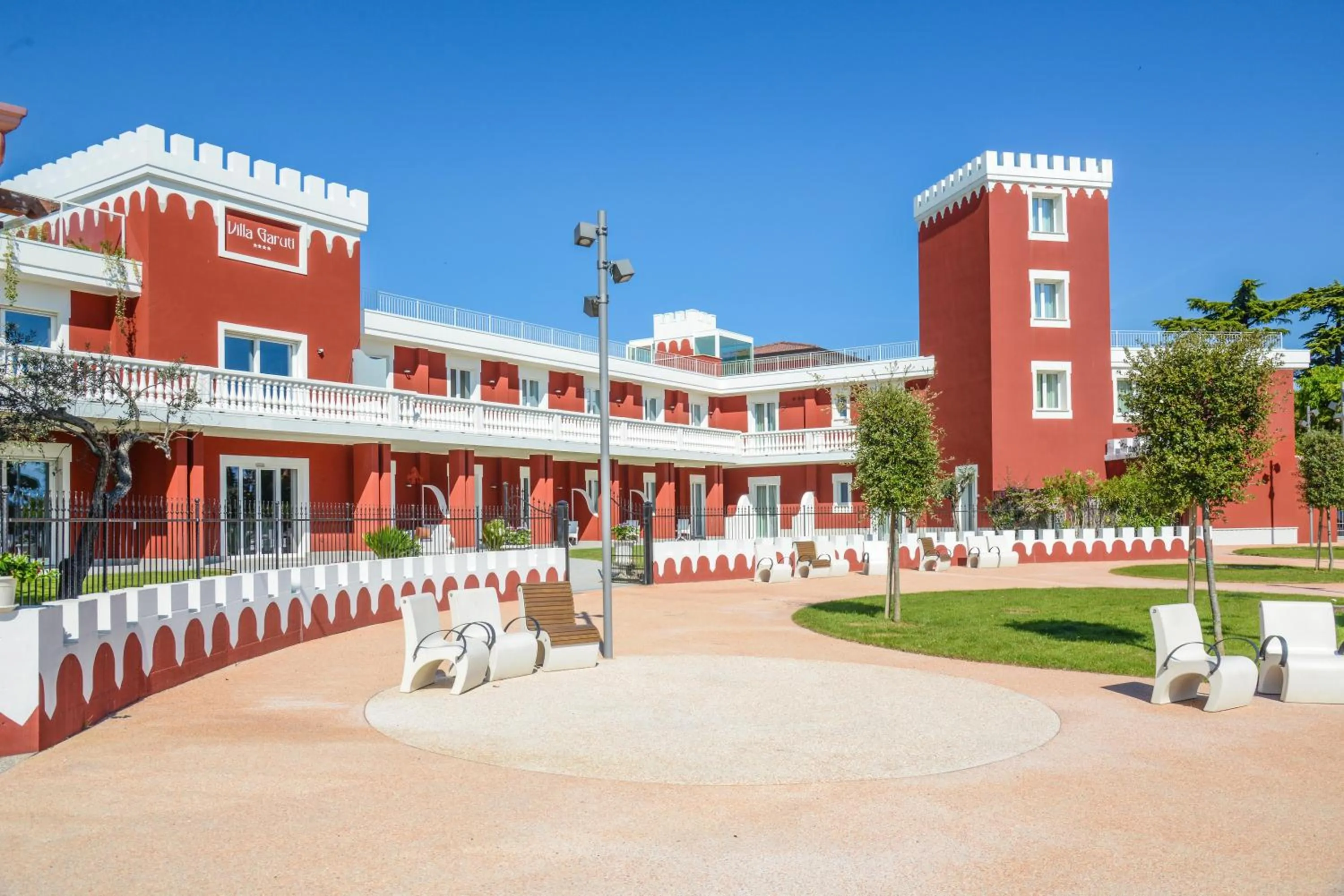 Facade/entrance in Hotel Villa Garuti