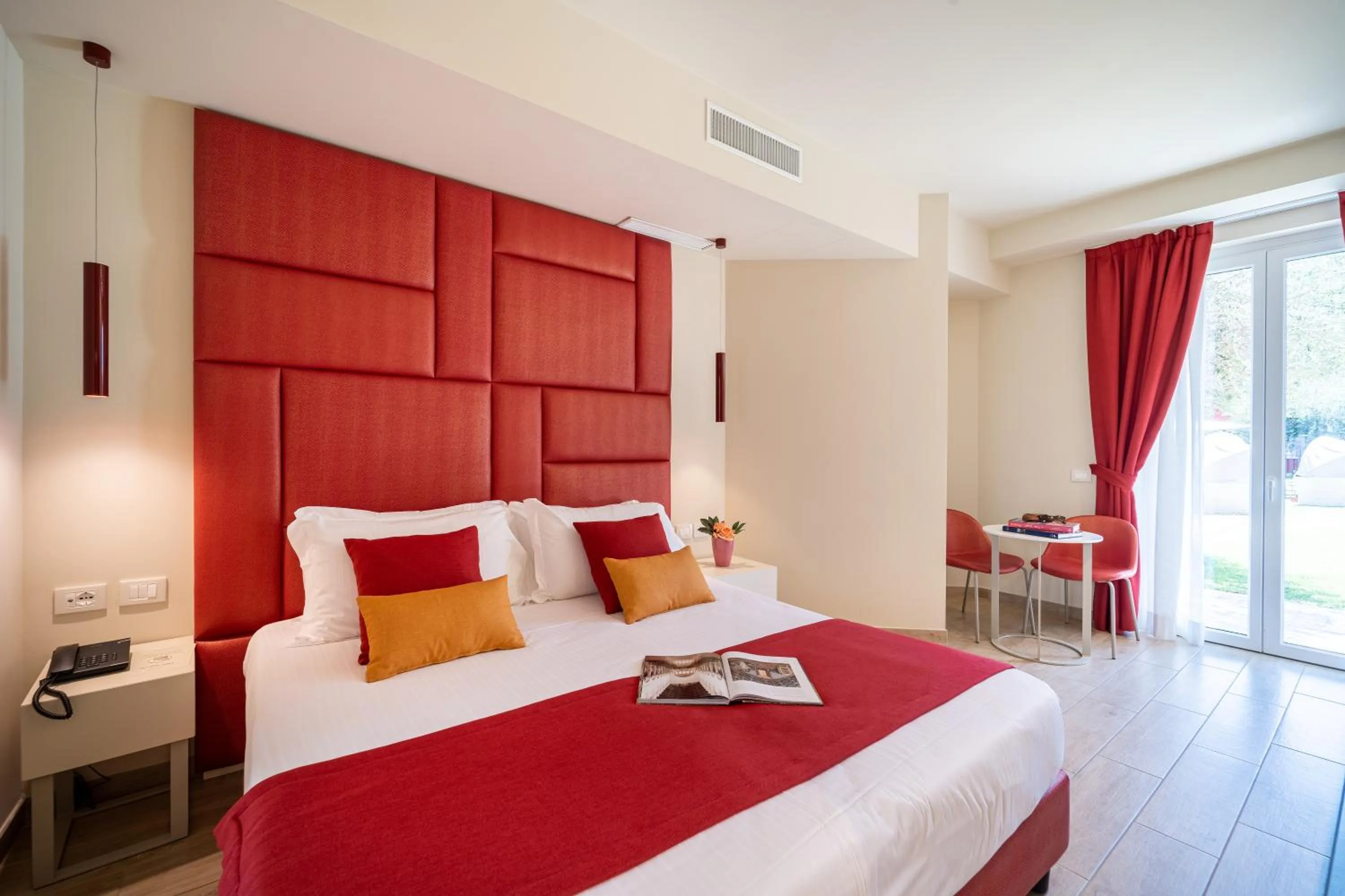 Bed in Hotel Villa Garuti
