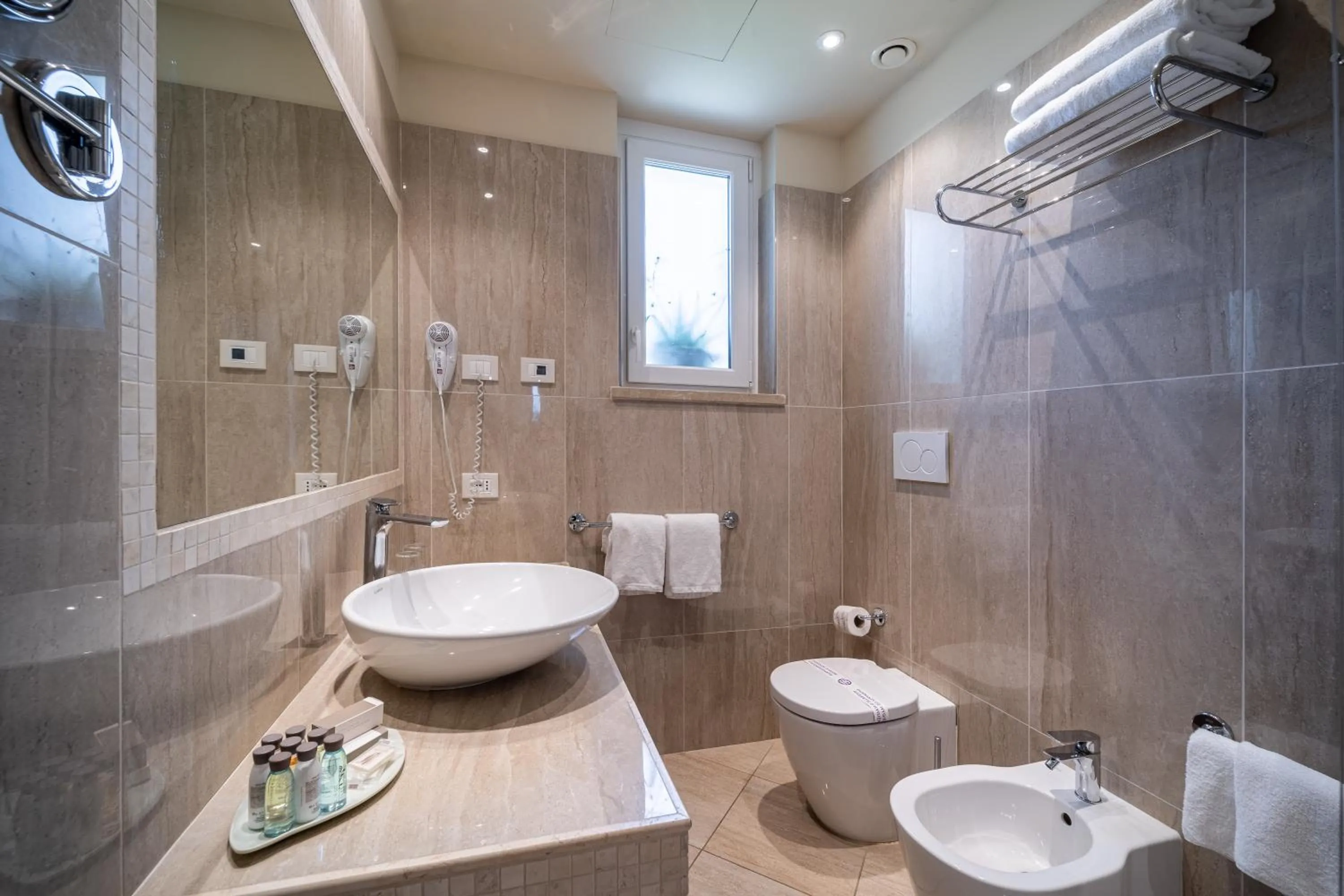 Toilet in Hotel Villa Garuti