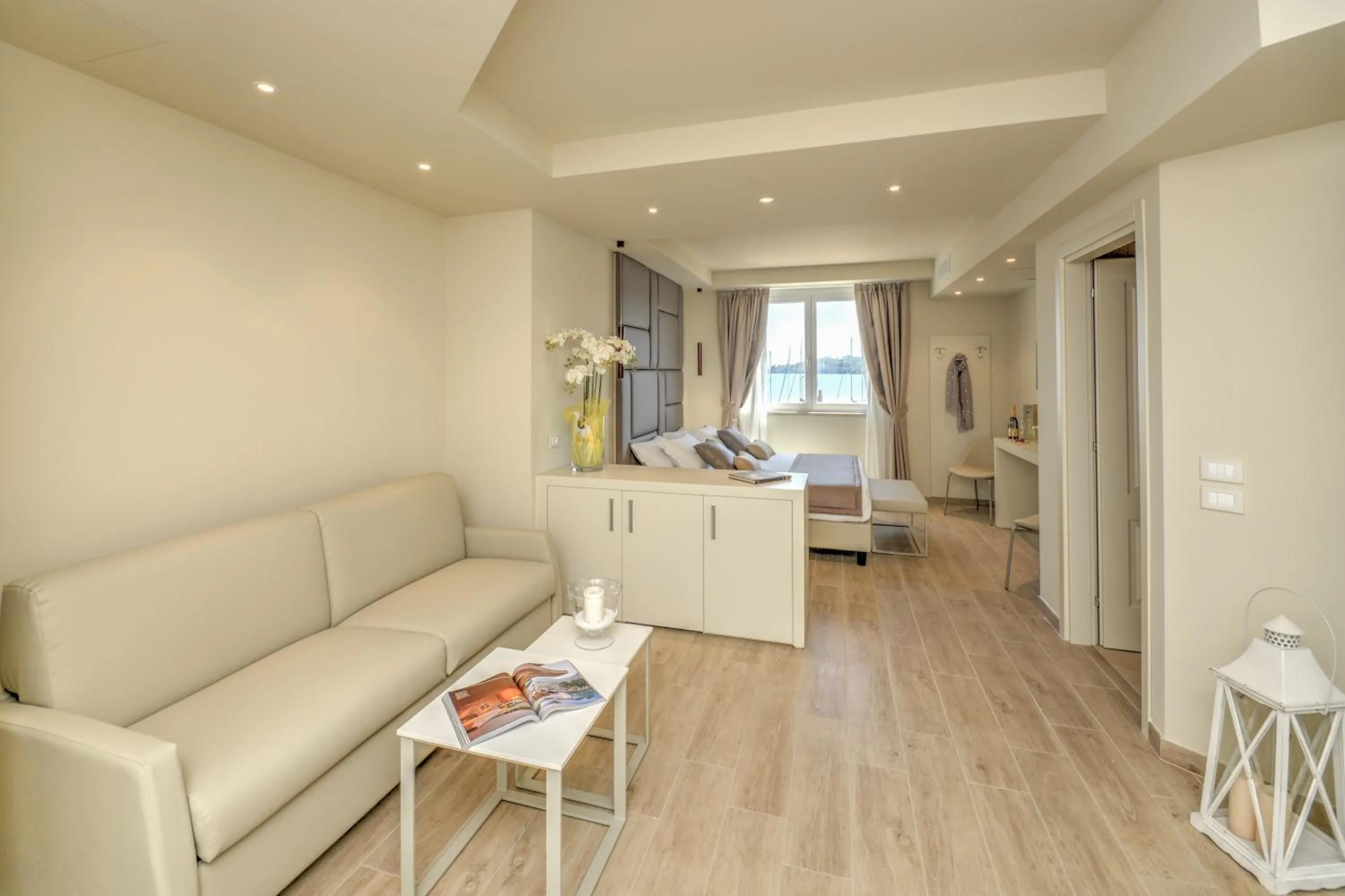 Seating area in Hotel Villa Garuti