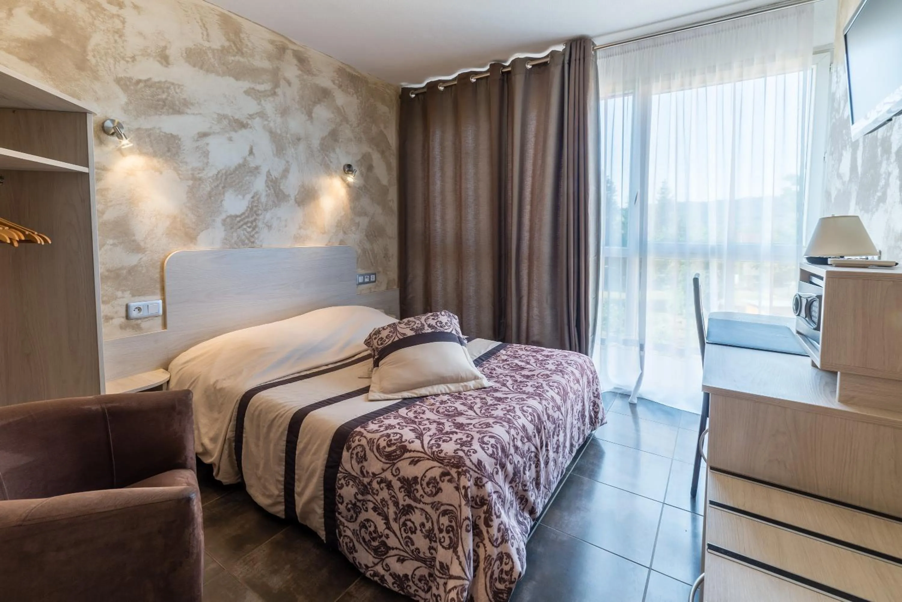 Double Room in Hôtel Morris