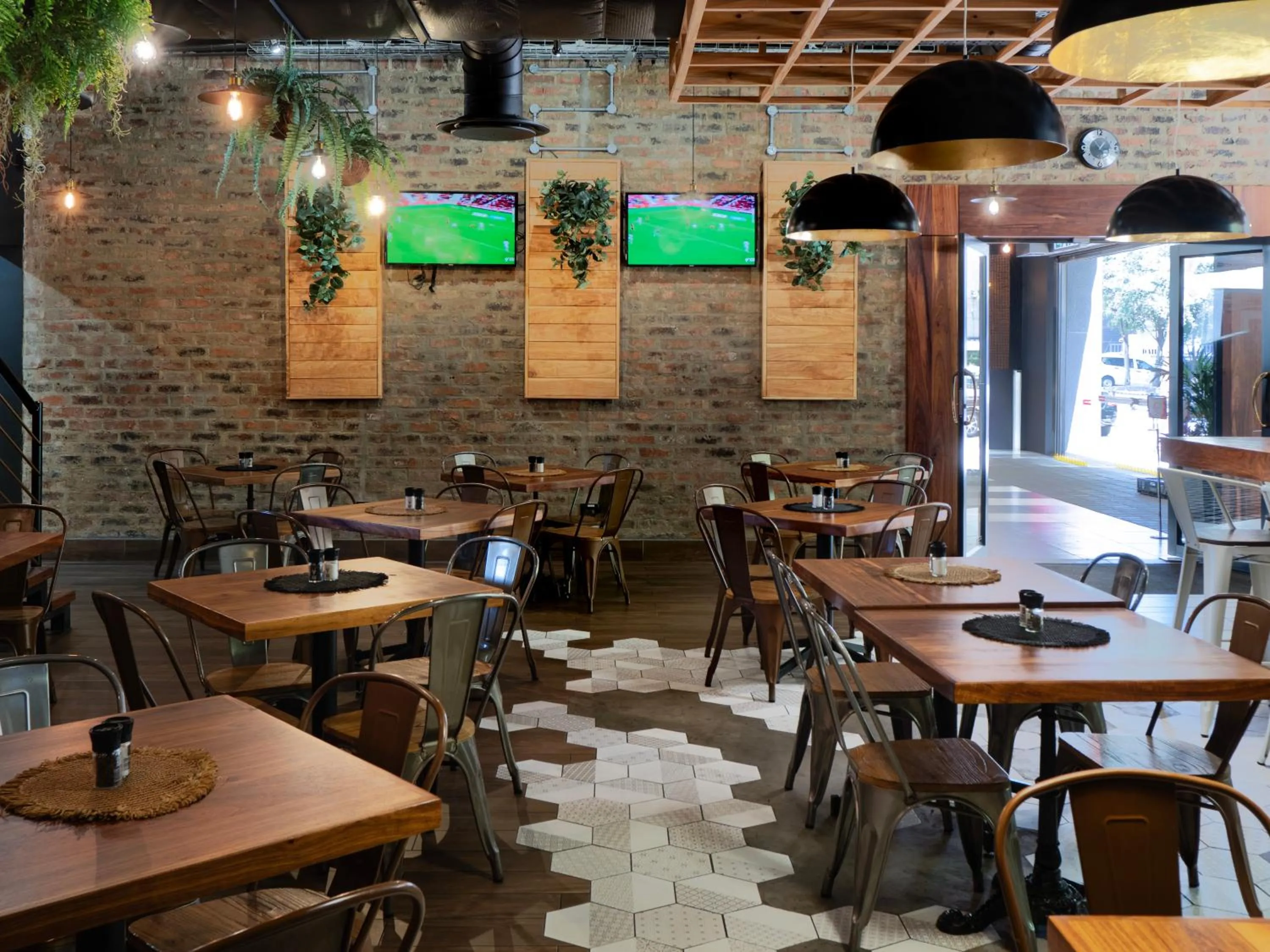 Restaurant/places to eat in ONOMO Hotel Johannesburg Sandton