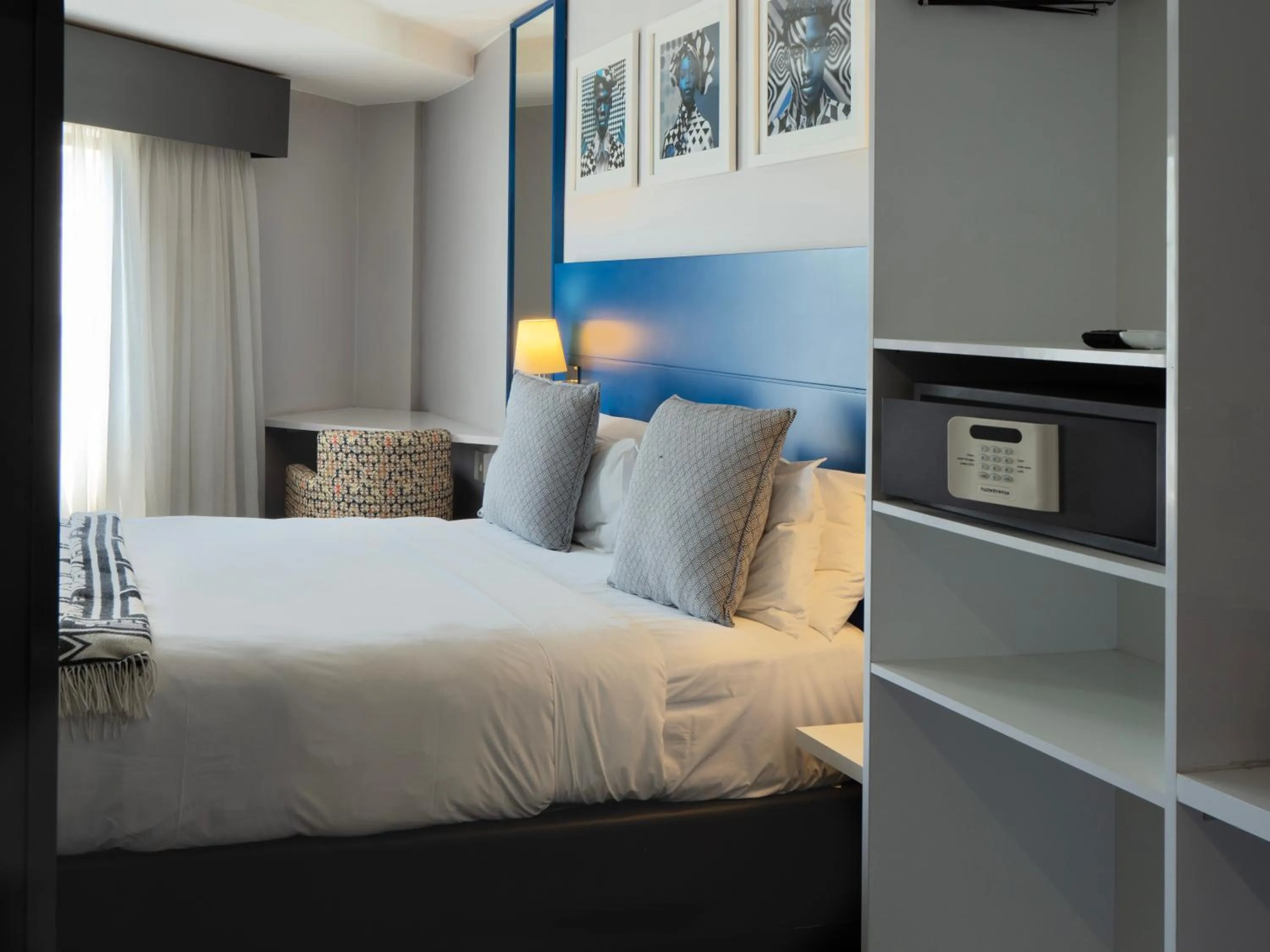 Bed in ONOMO Hotel Johannesburg Sandton