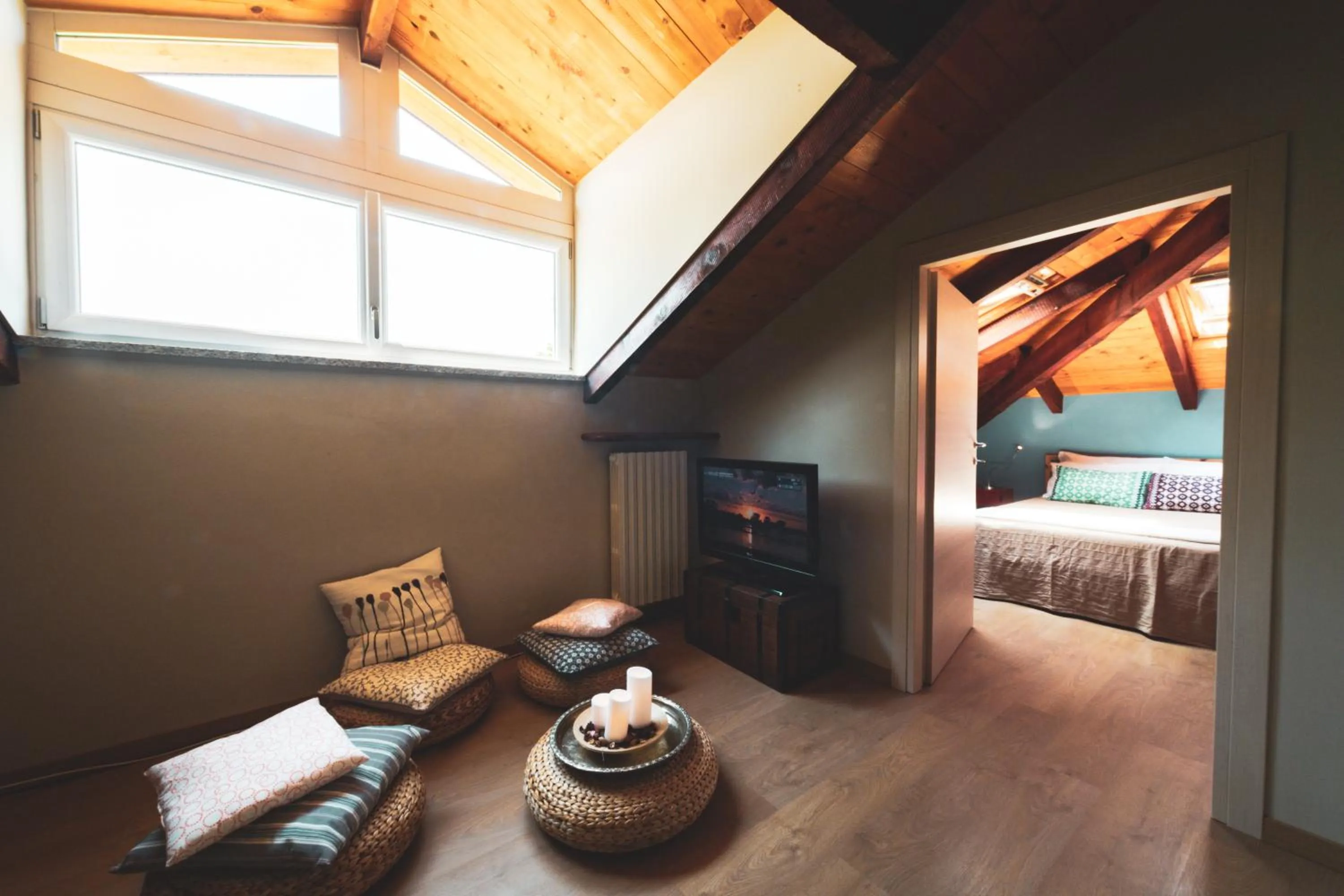 Communal lounge/ TV room, Bed in B&B Casa Danoi