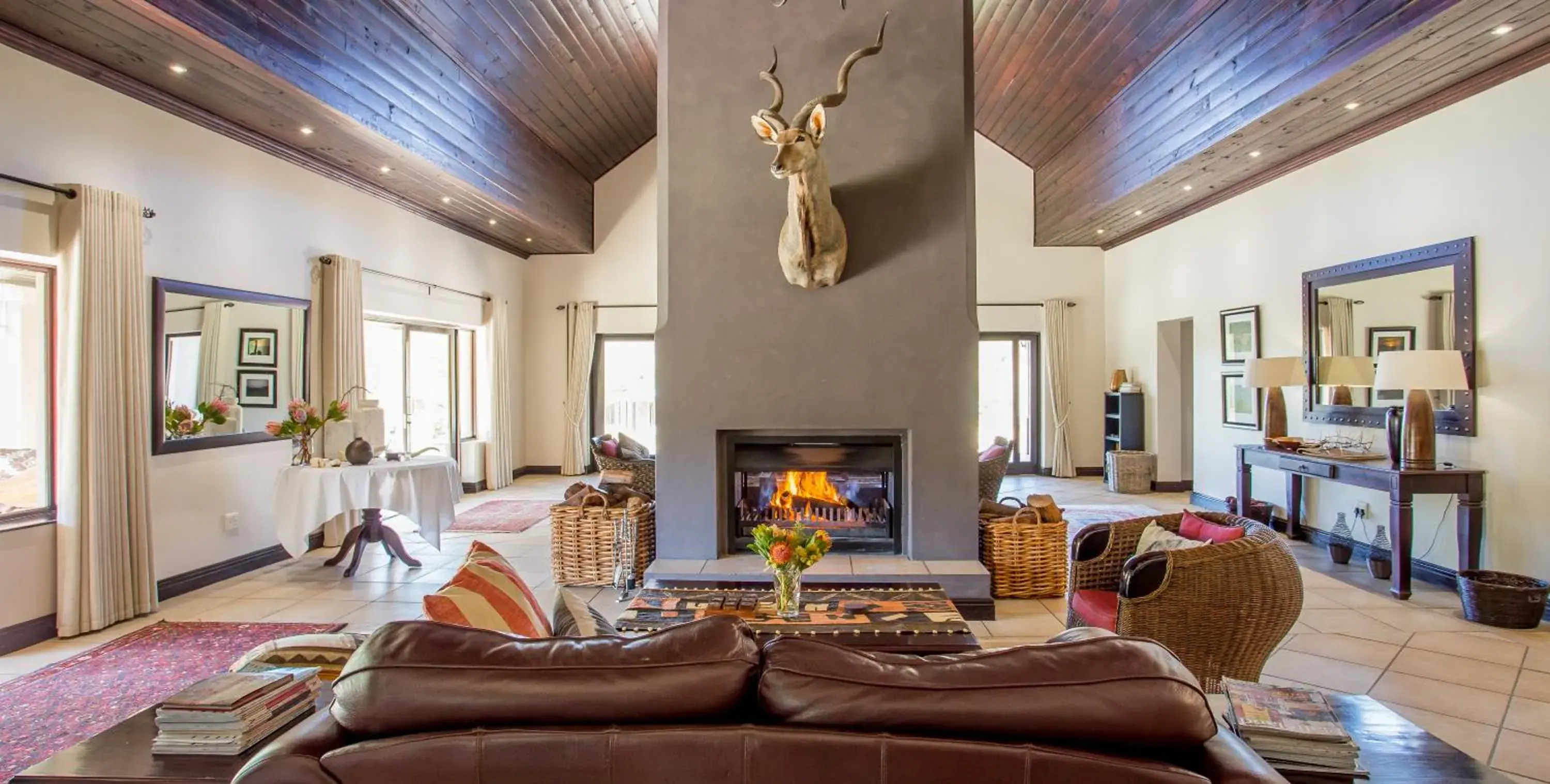 Lobby or reception in Wildehondekloof Game Lodge Lobby or reception in Wildehondekloof Game Lodge