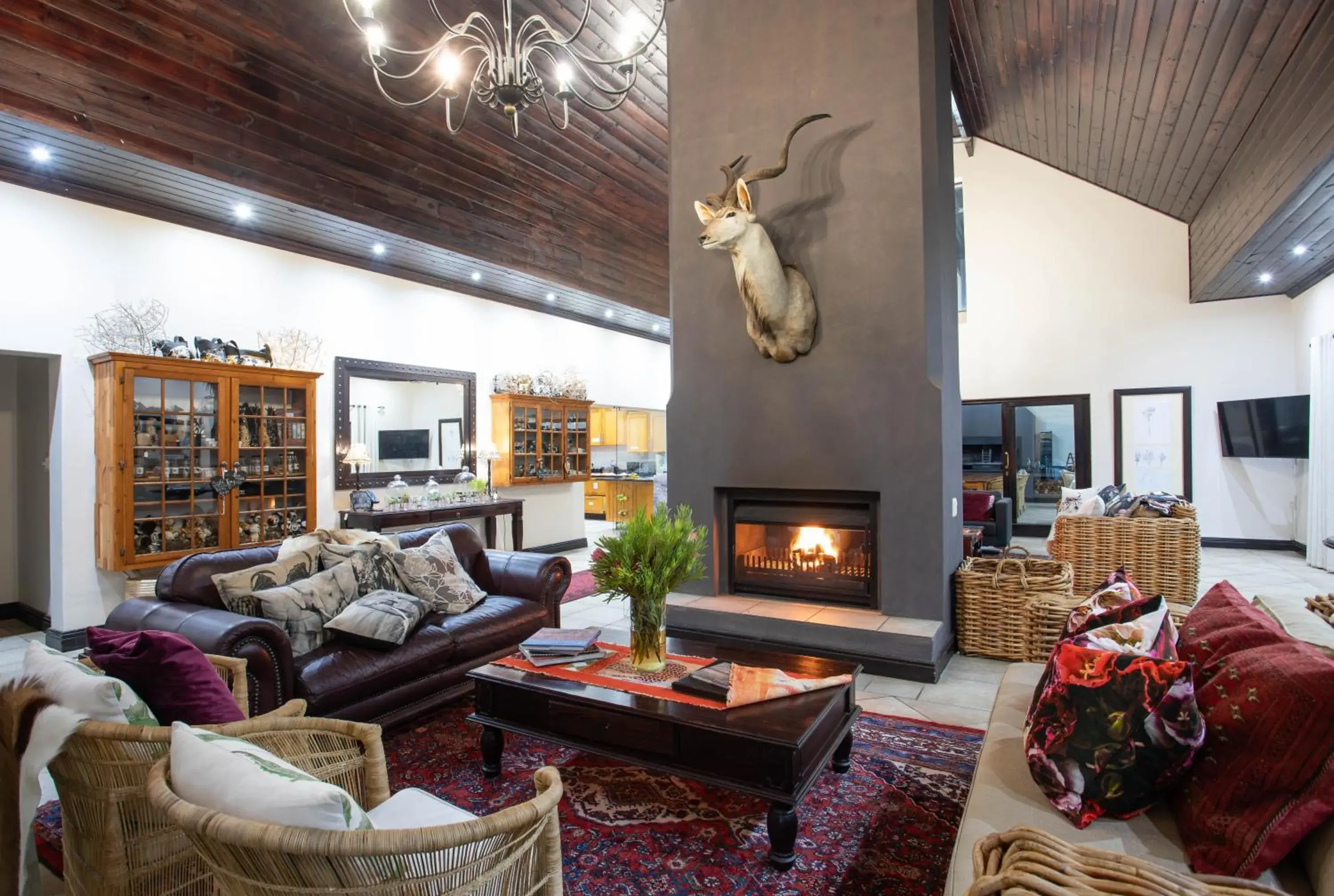 Lounge or bar in Wildehondekloof Game Lodge Lounge or bar in Wildehondekloof Game Lodge