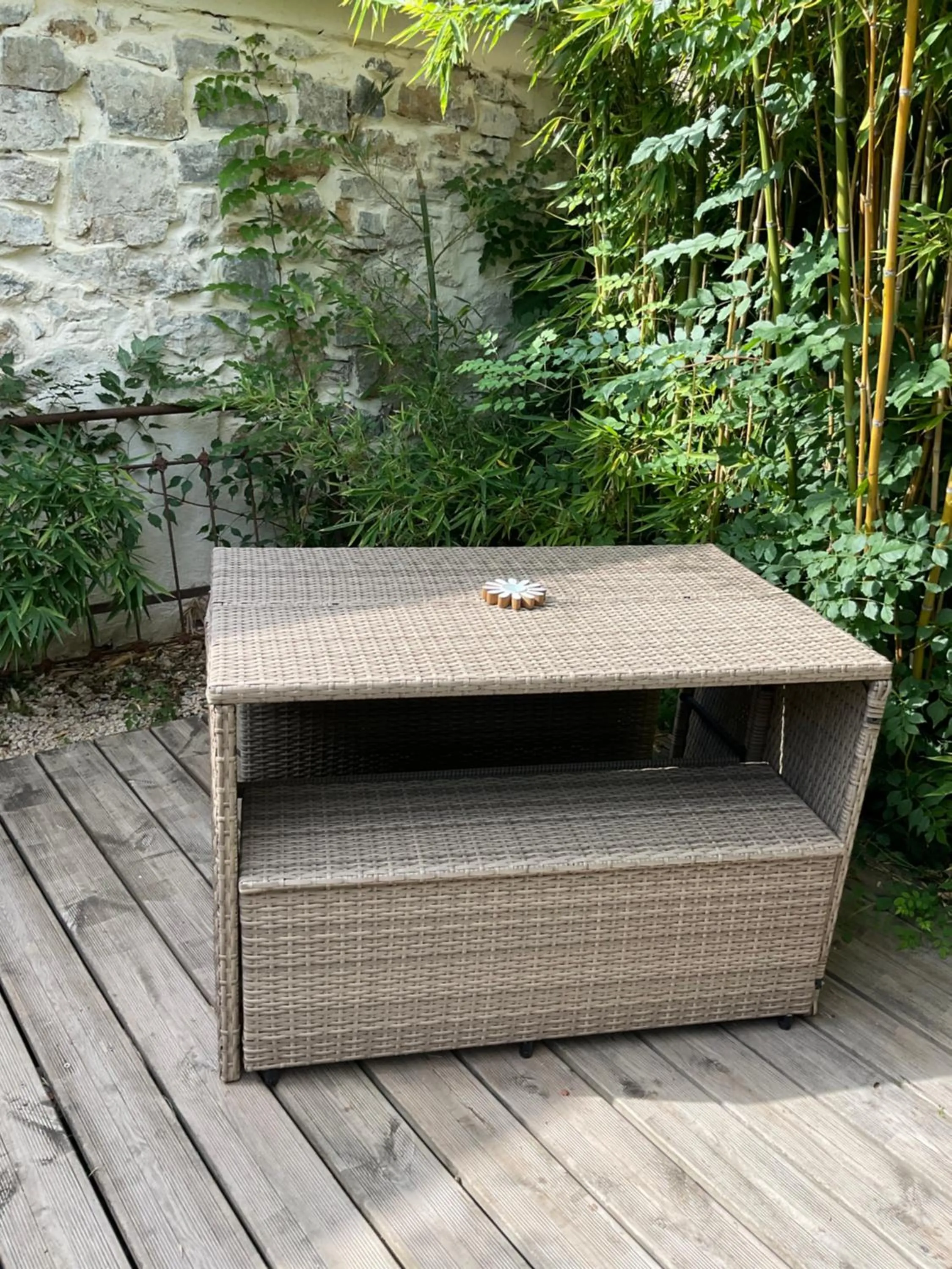 Patio in Le Jardin de LaCoste