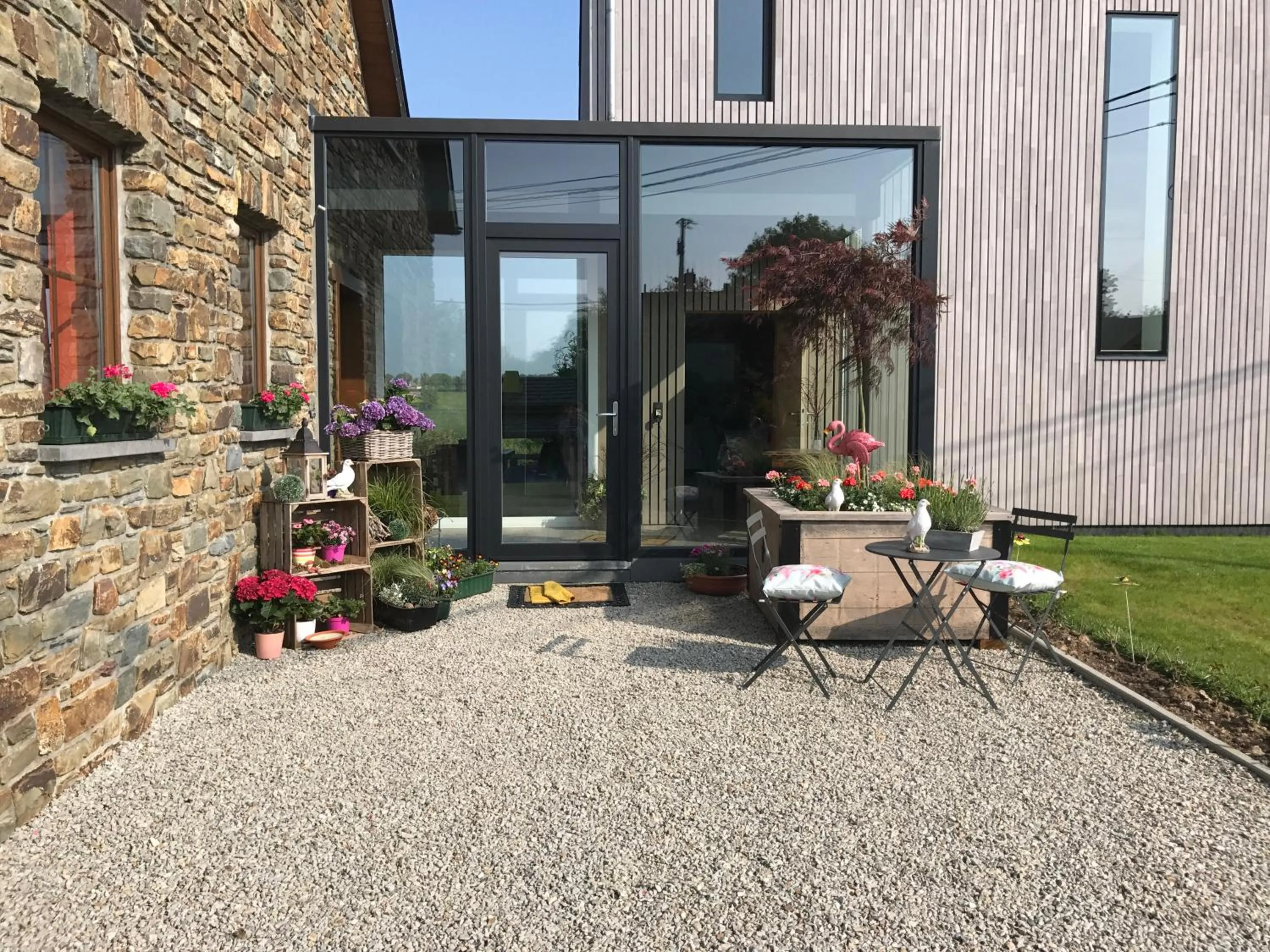 Facade/entrance in La Colombe