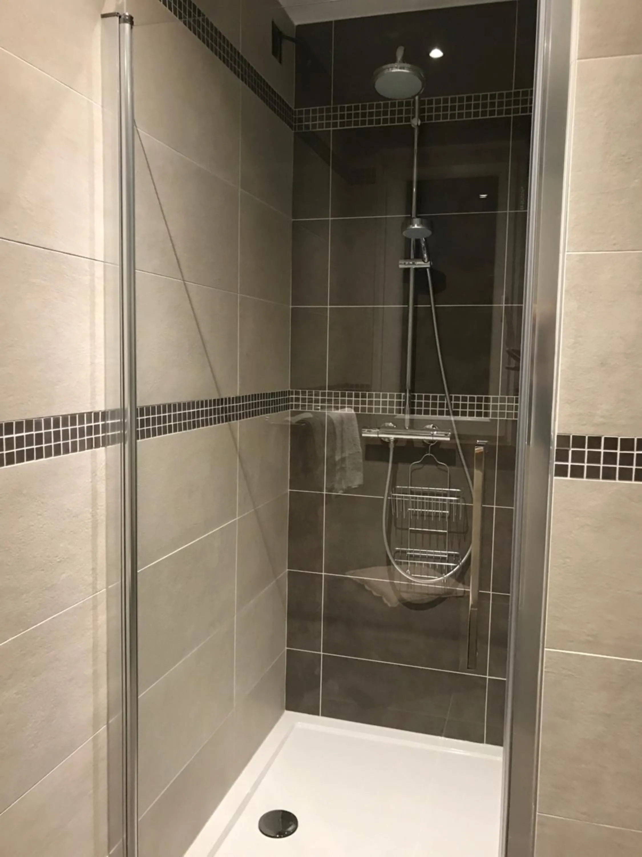 Bathroom in La Colombe