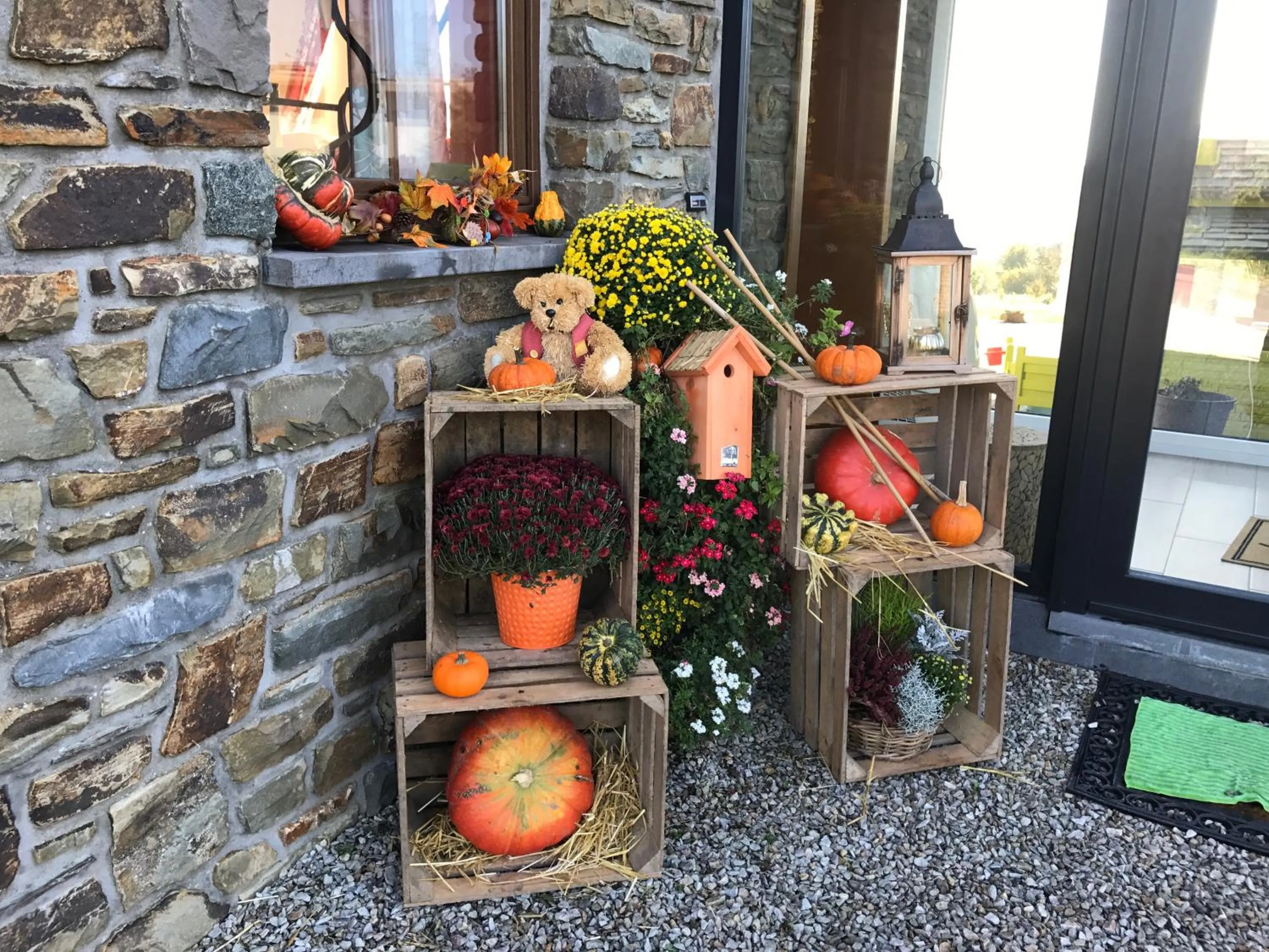 Decorative detail in La Colombe