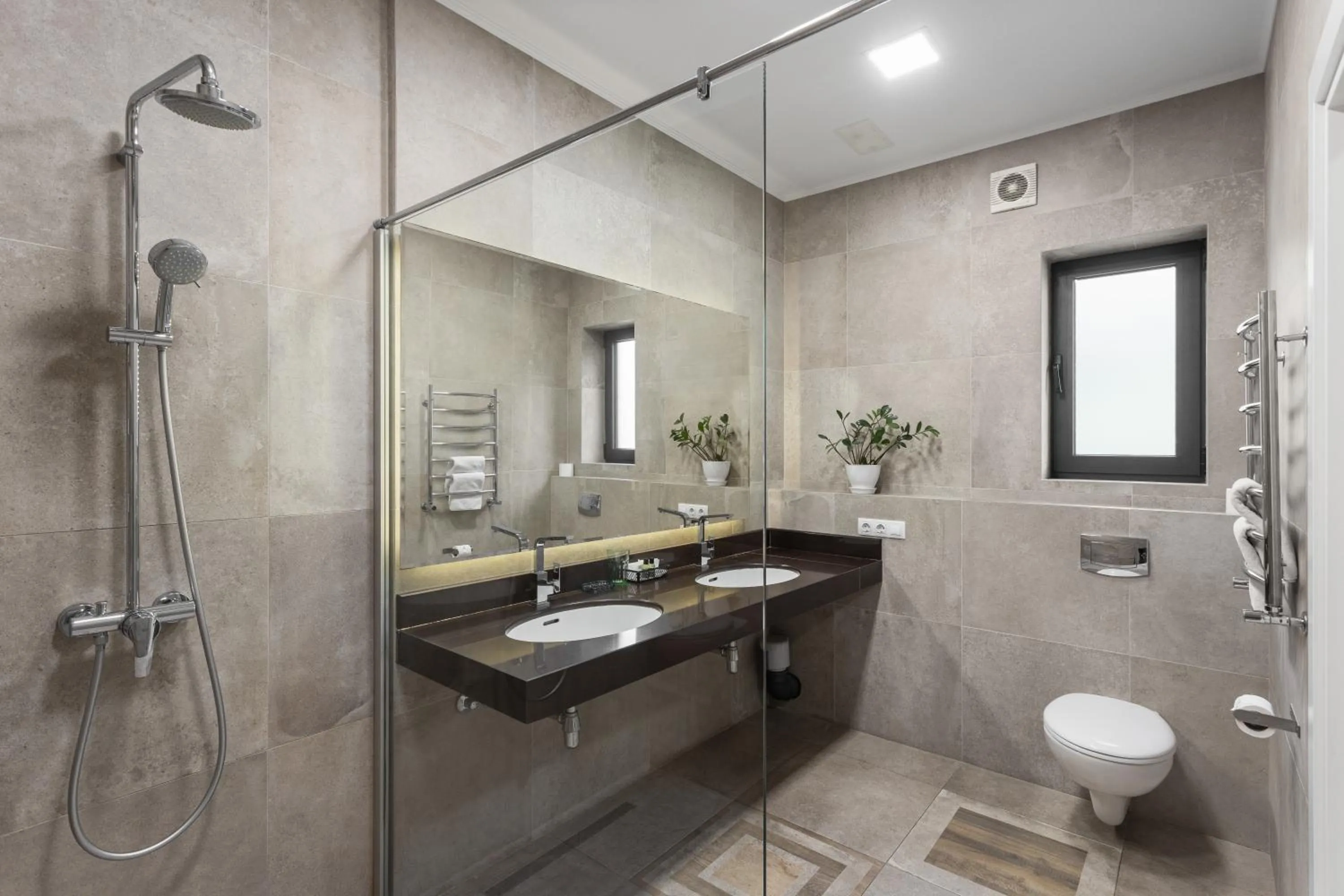 Shower in Frapolli 21 Hotel