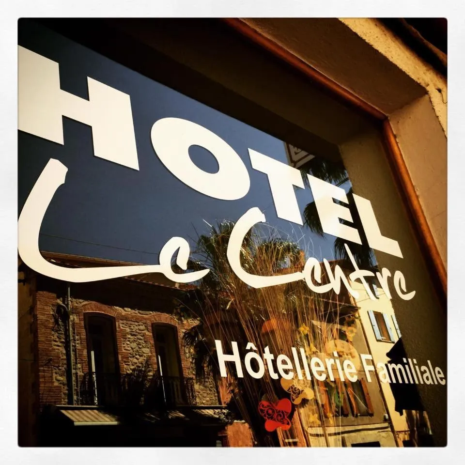 Property logo or sign in Hotel Le Centre