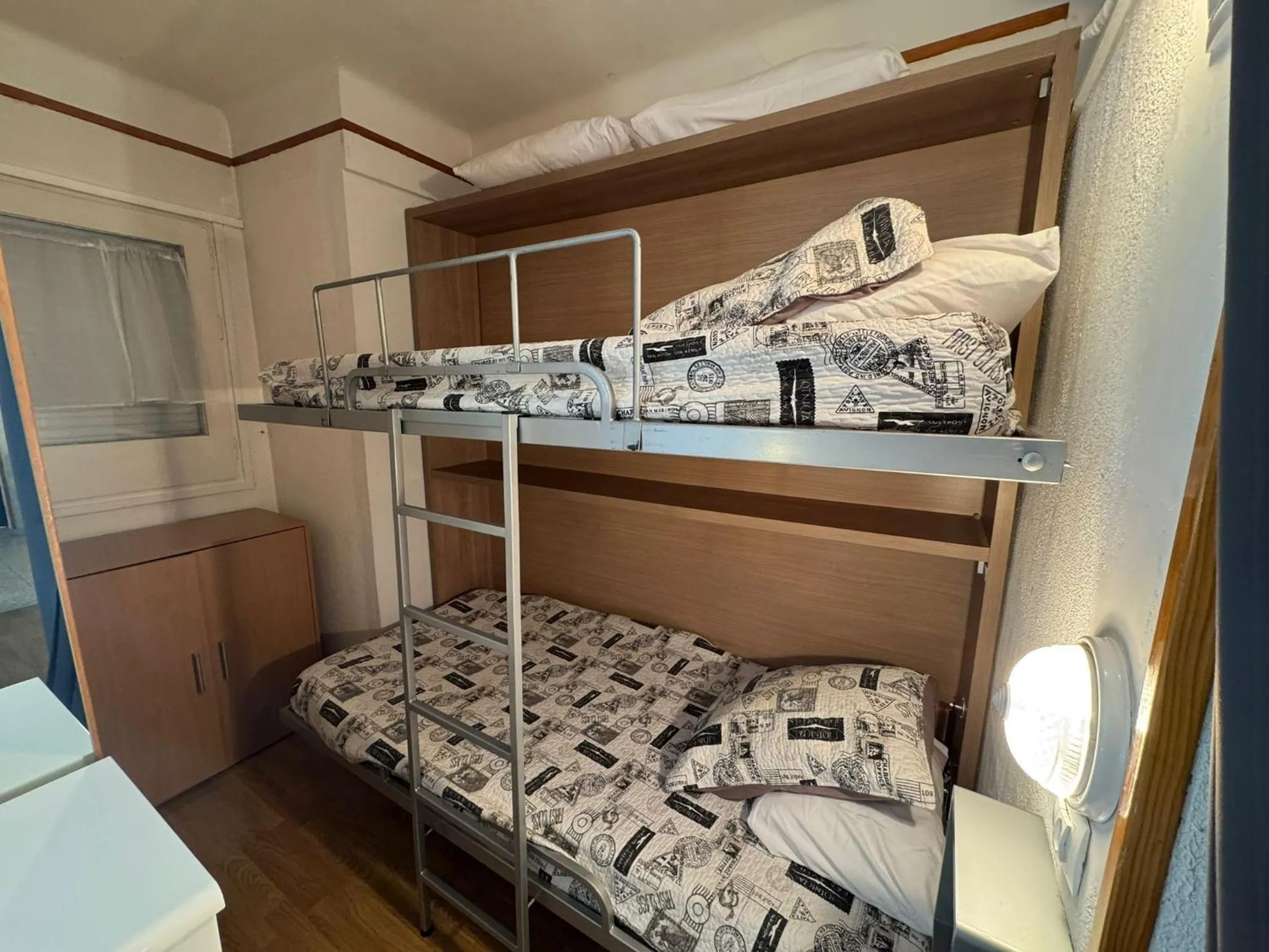 bunk bed, Bed in Immodelpas Tres estrelles