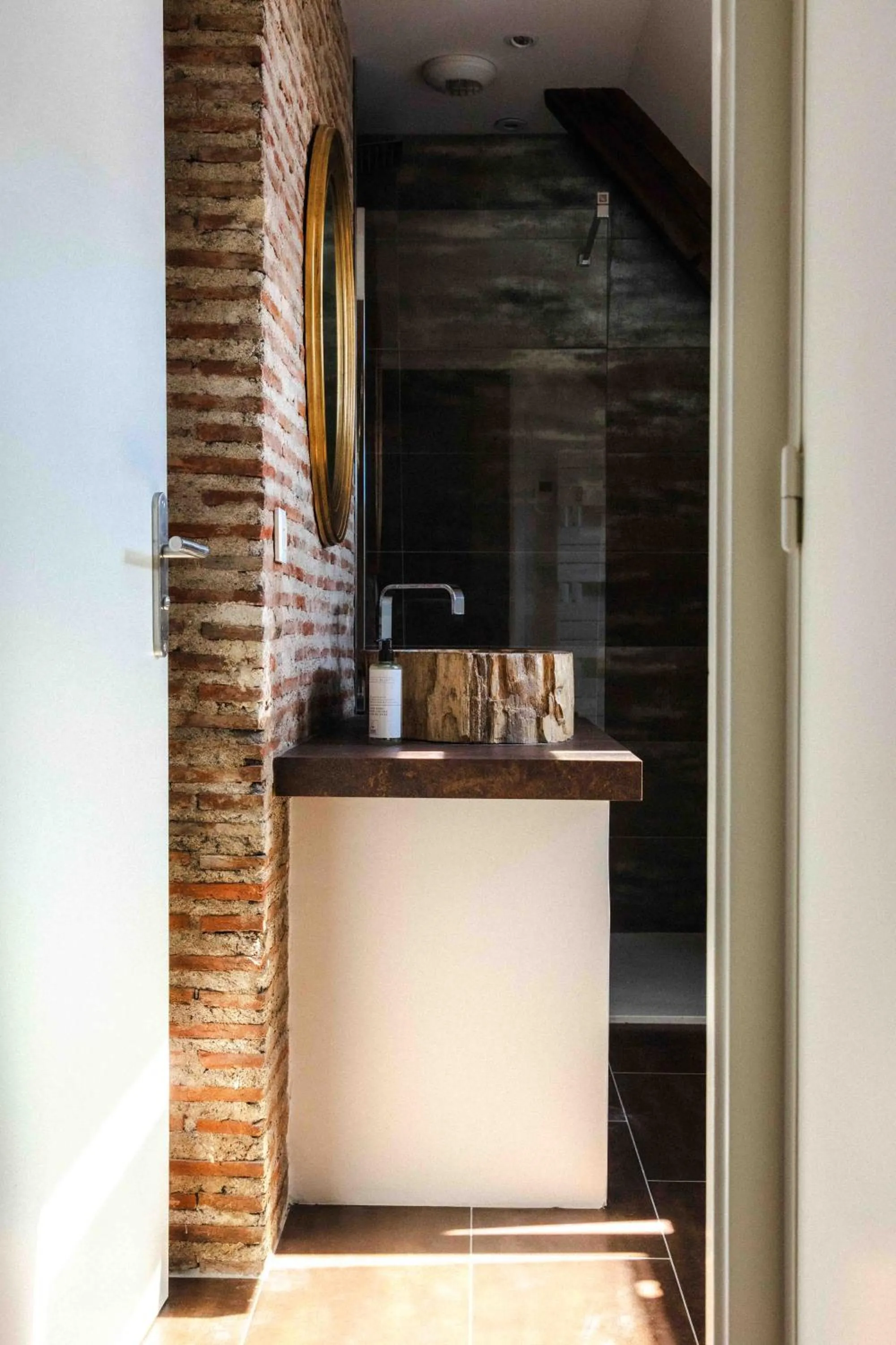 Bathroom in Hôtel du Mail