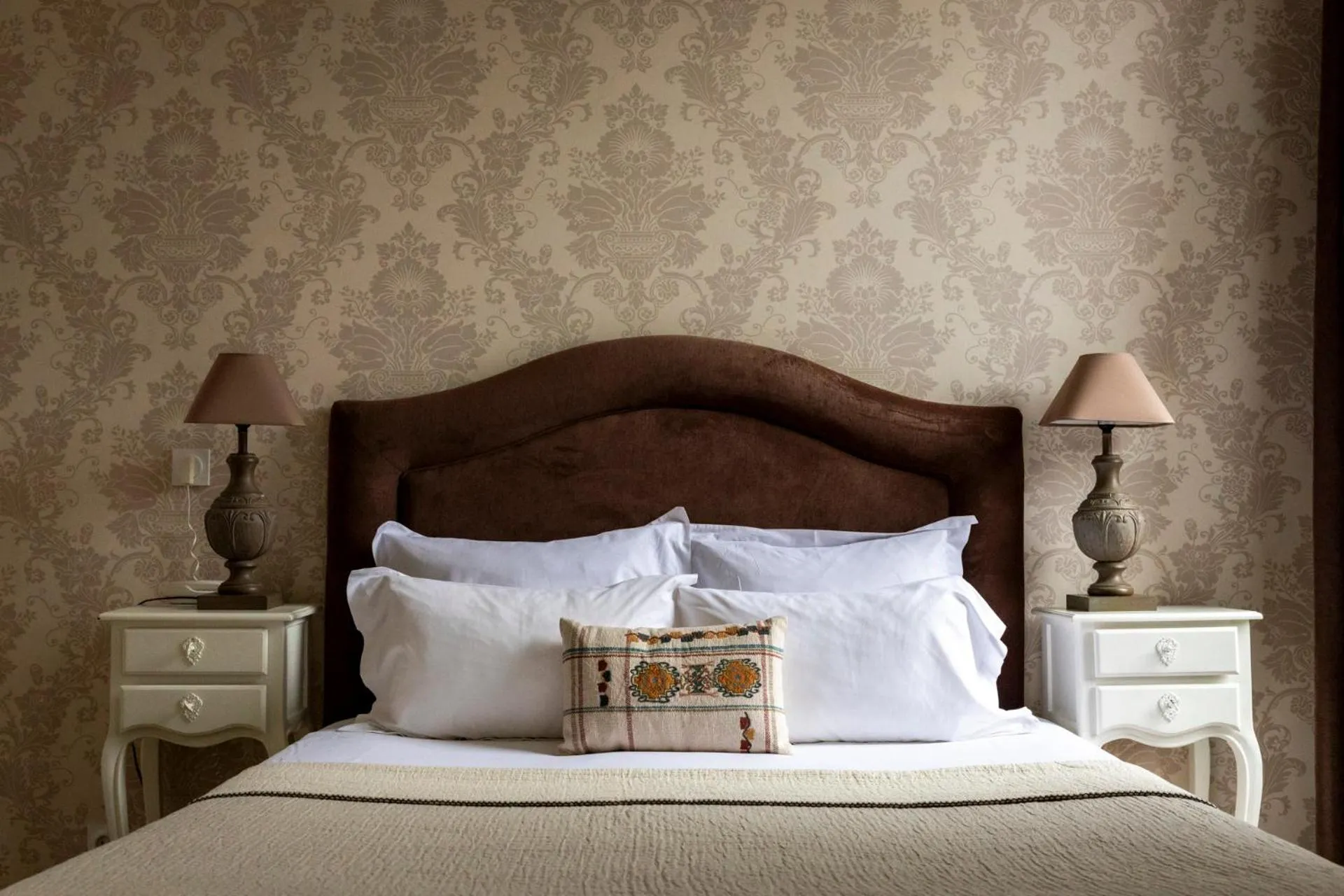 Bed in Hôtel du Mail