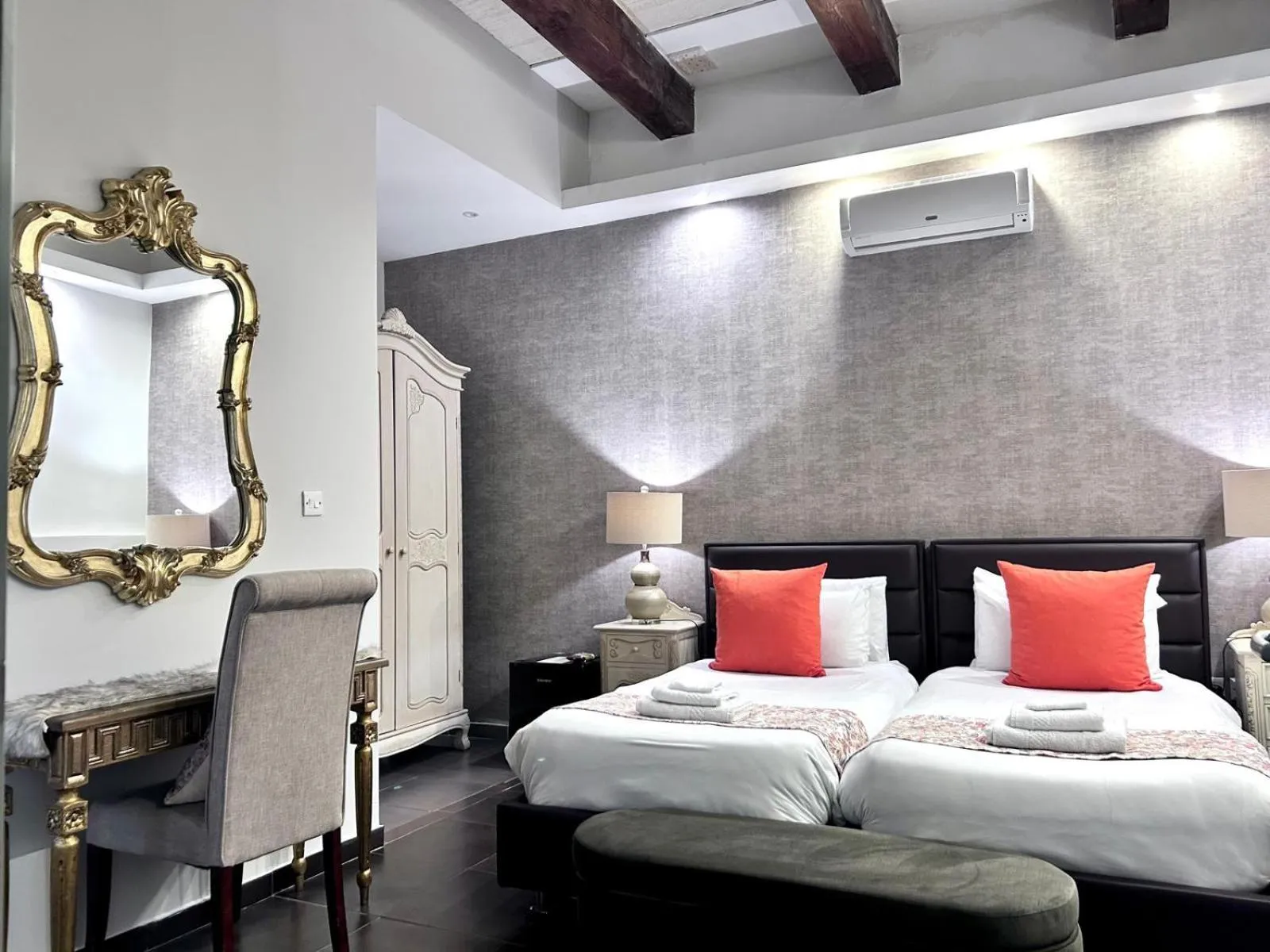 Bed in Casa Birmula Boutique Hotel