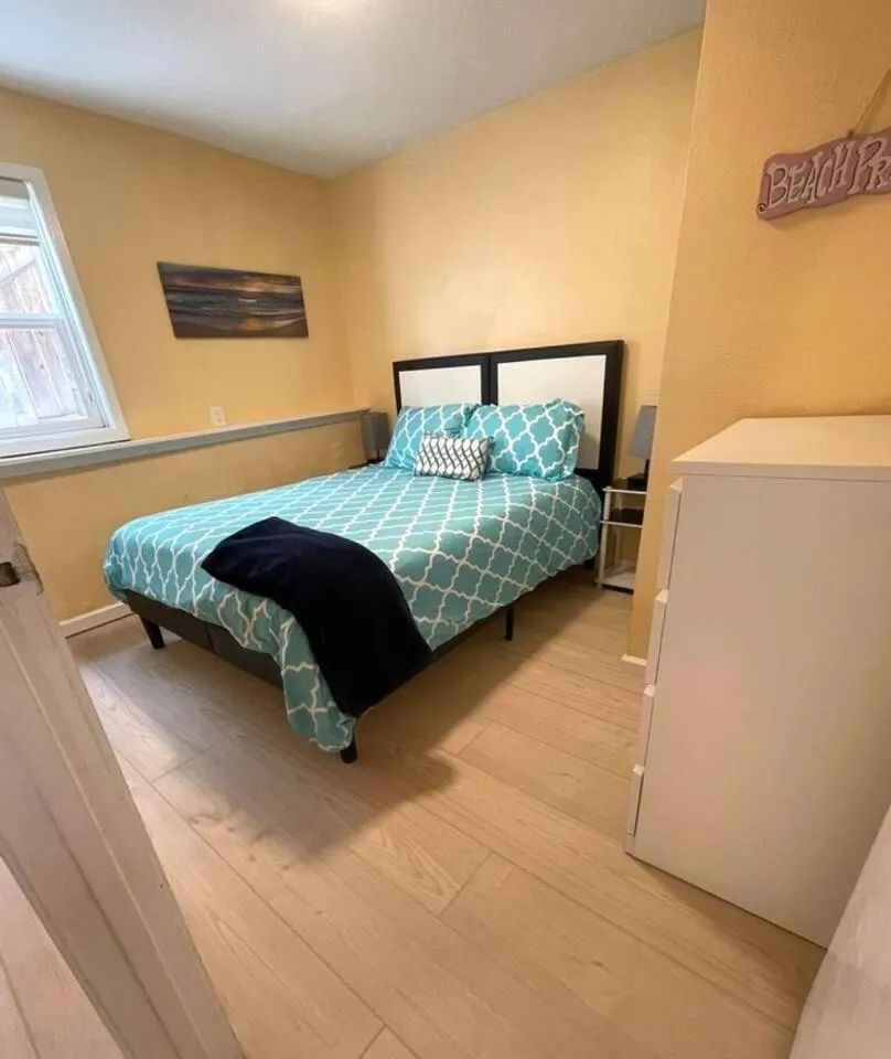 Bedroom, Bed in Casa Pacifica - BBQ, Firepit, Walk to tons of fun places