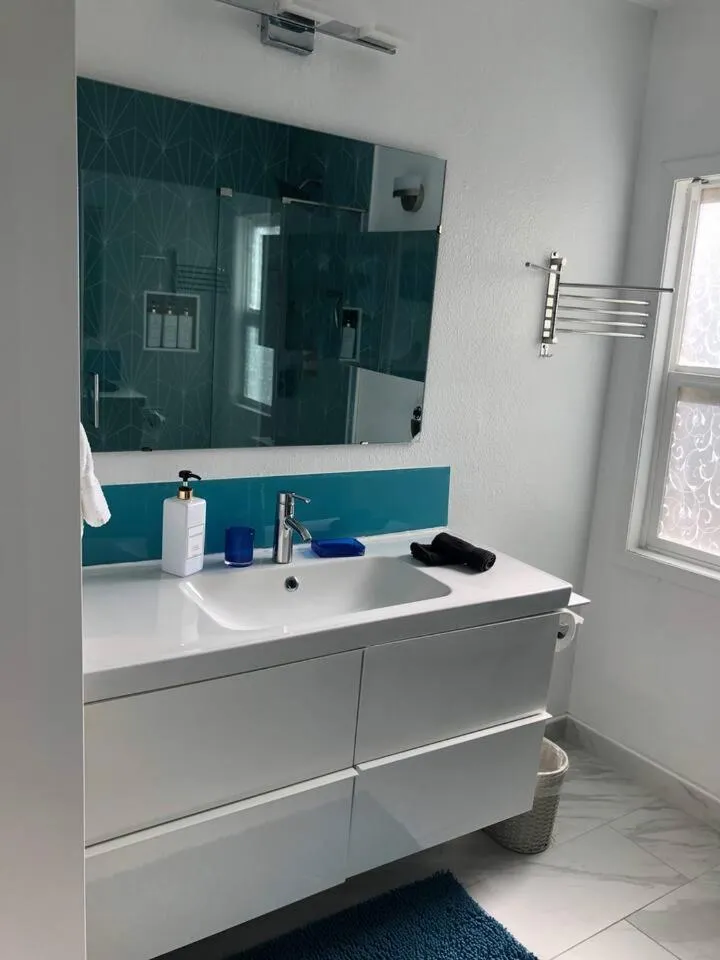 Bathroom in Casa Pacifica - BBQ, Firepit, Walk to tons of fun places