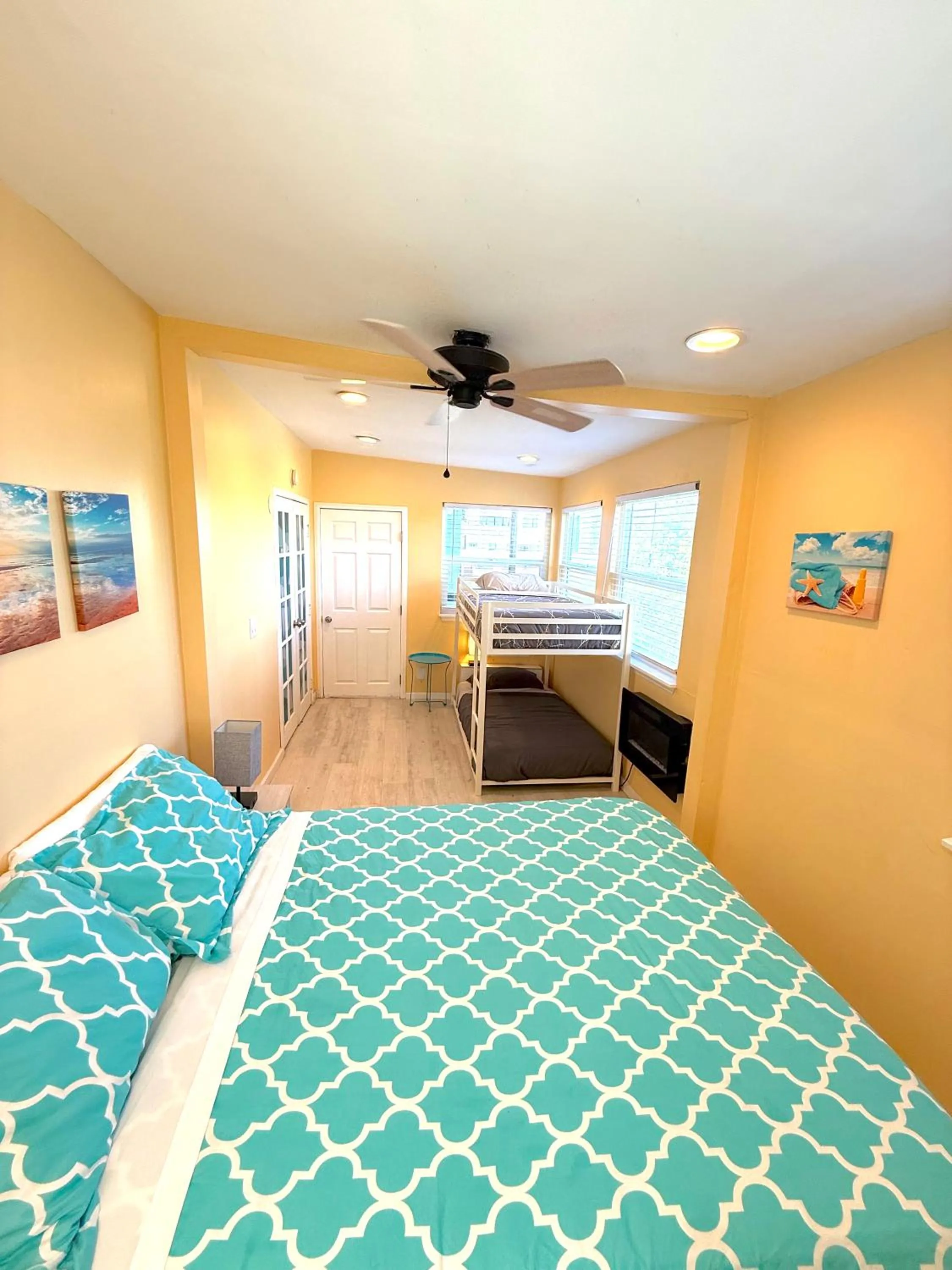 Bed in Casa San Diego - Spacious Getaway with Backyard, Firepit, Kid Zone