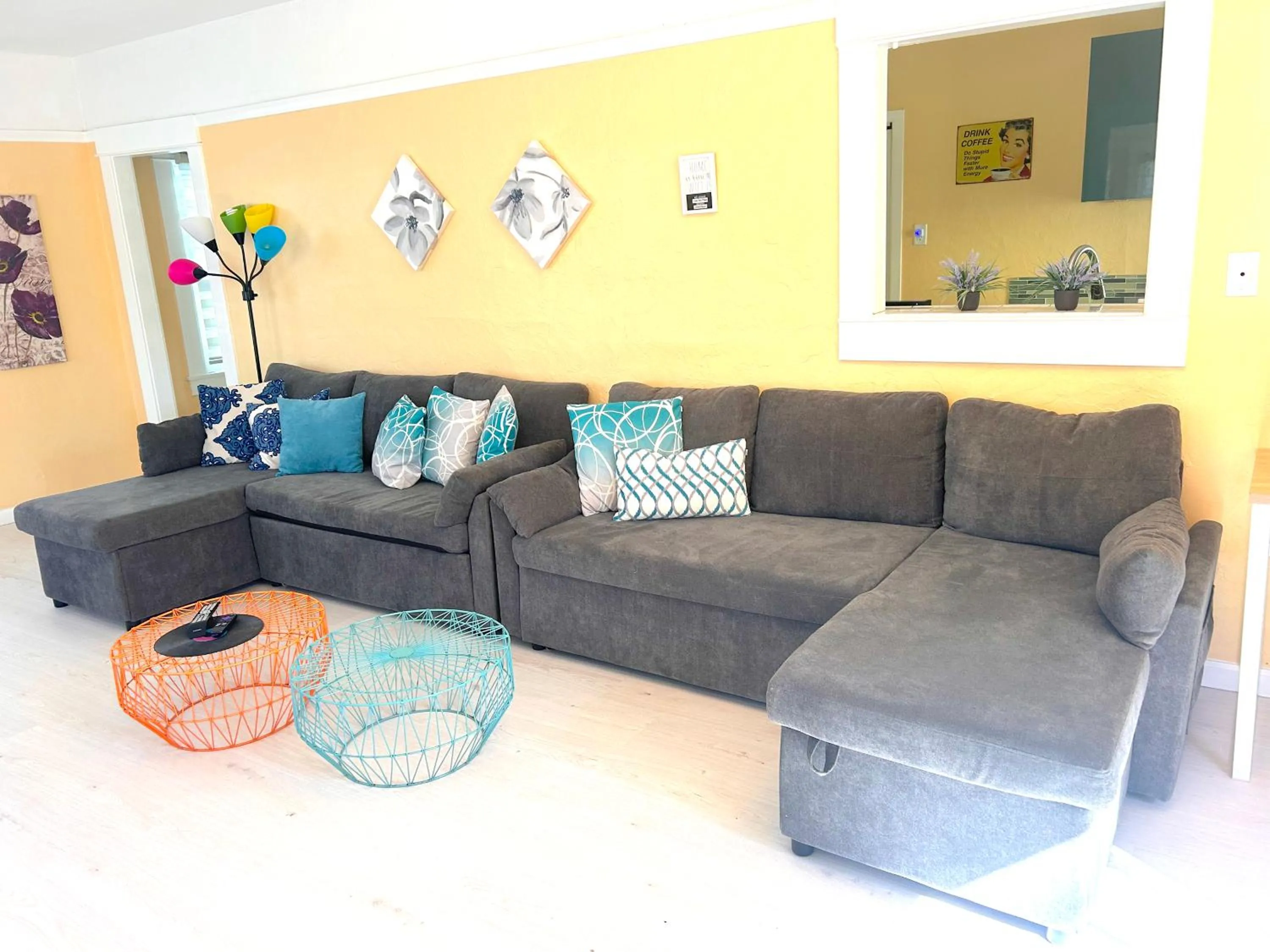 Library in Casa San Diego - Spacious Getaway with Backyard, Firepit, Kid Zone