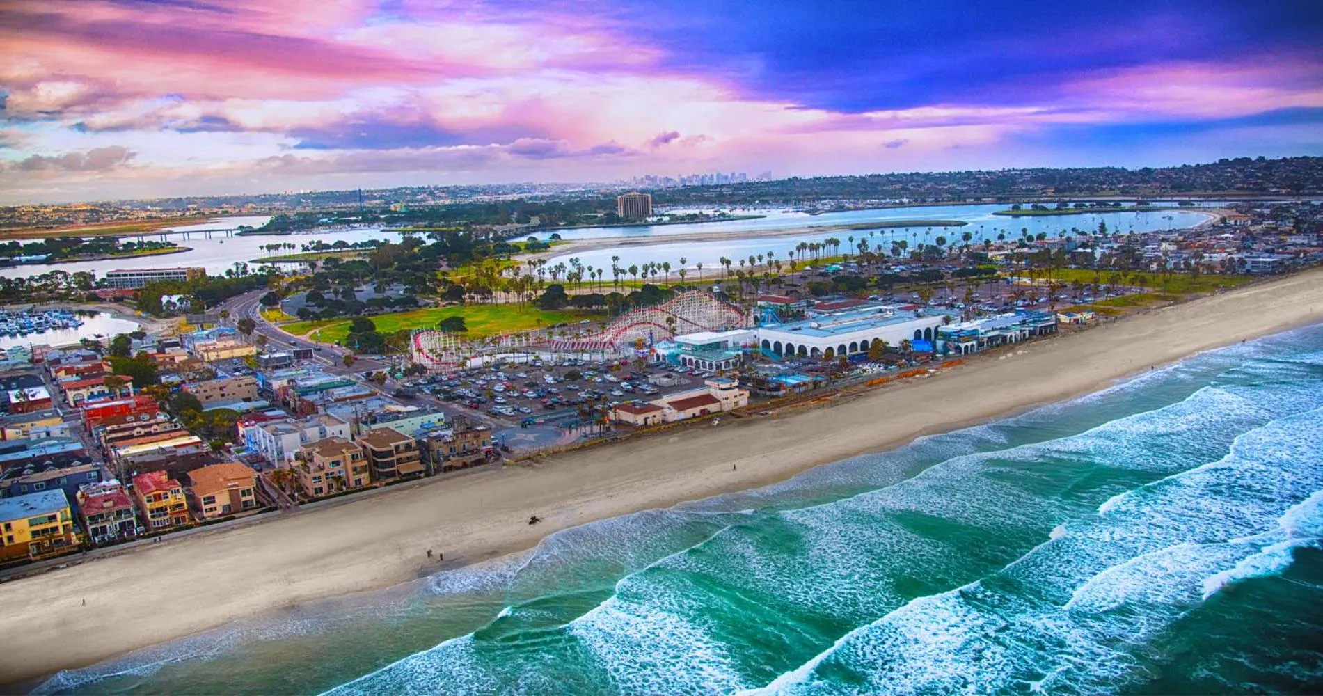 Casa San Diego - Spacious Getaway with Backyard, Firepit, Kid Zone