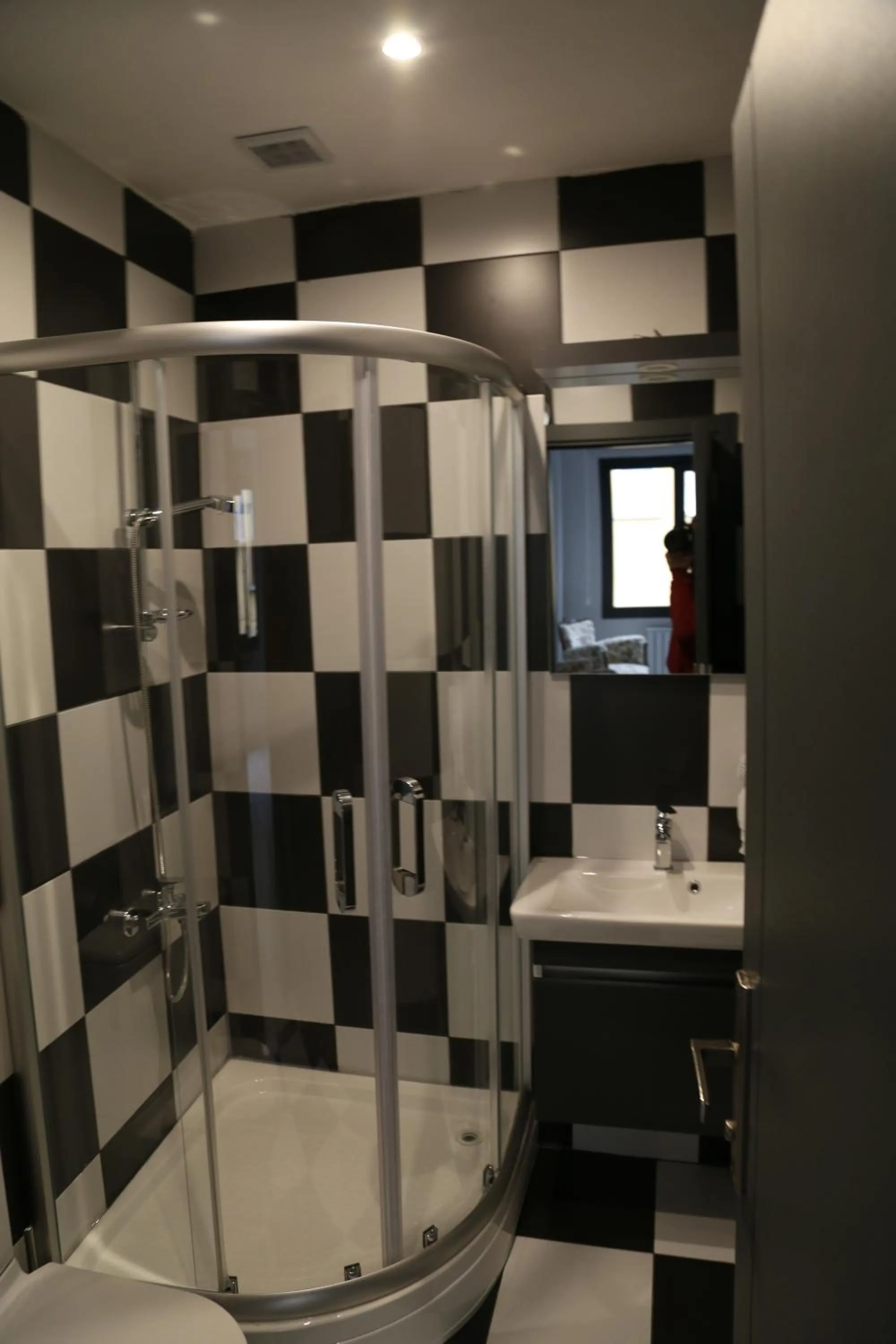 Shower in Hanchi Hostel