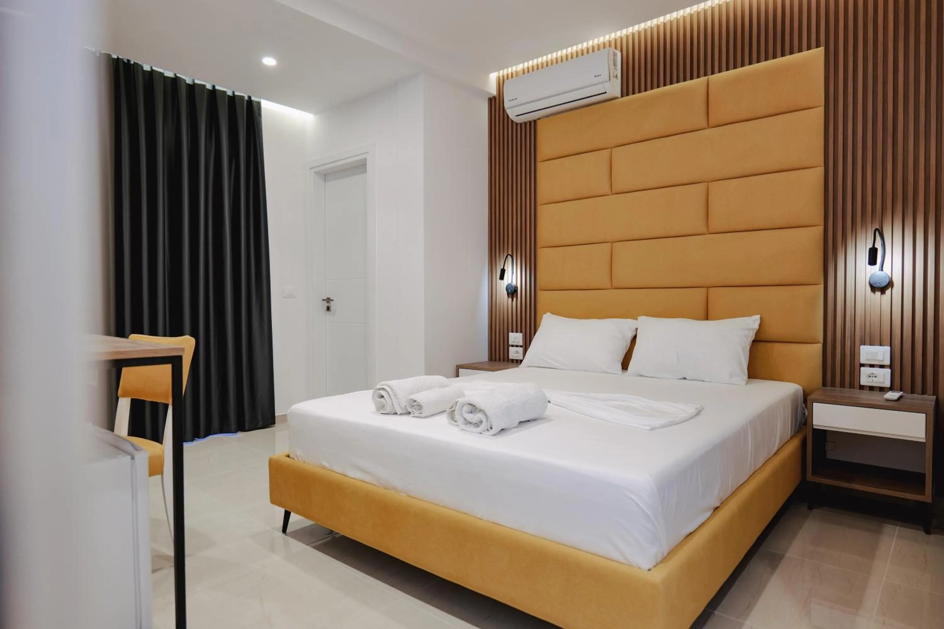 Photo of the whole room, Bed in Vila Shpetimi