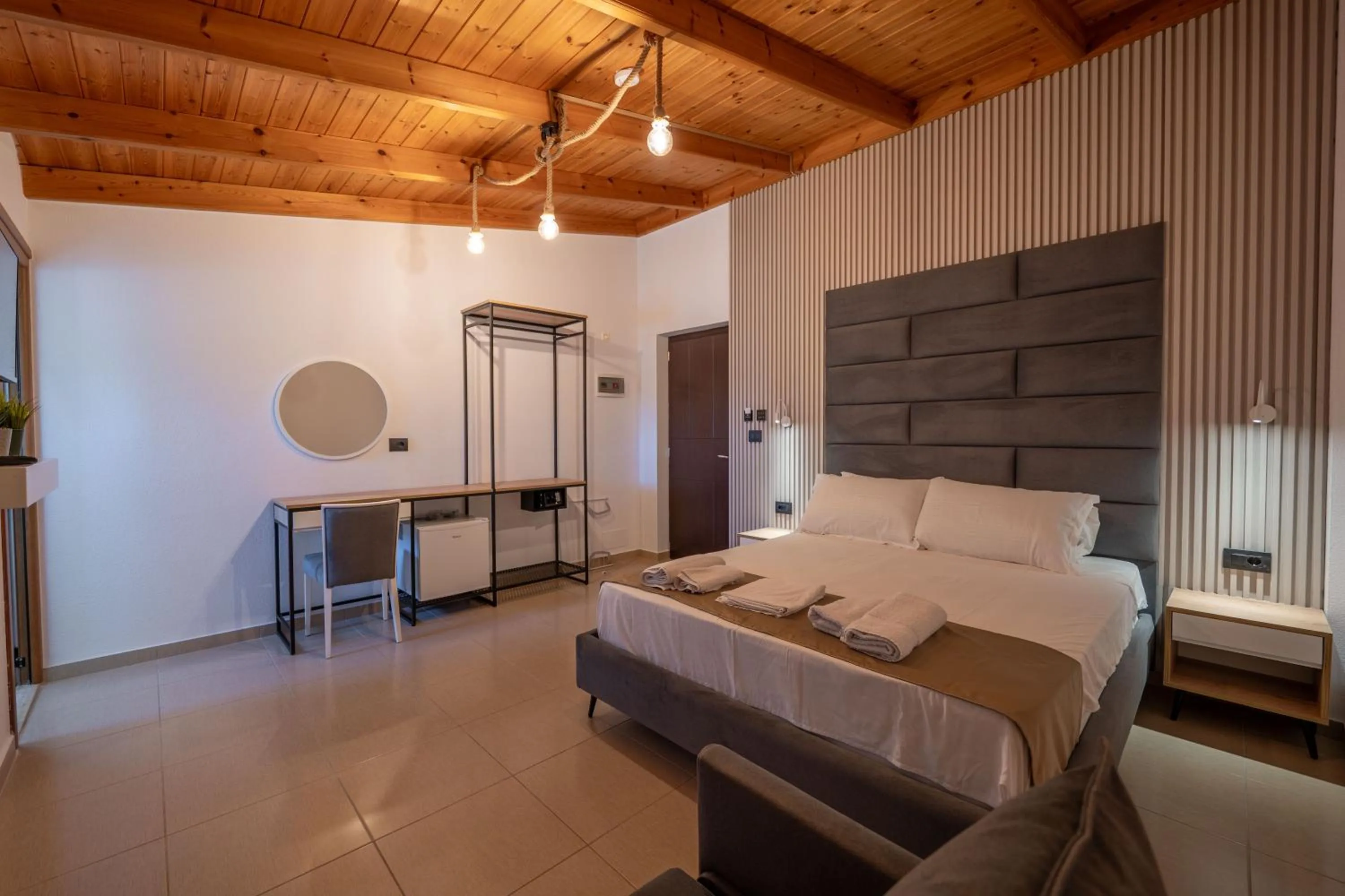 Photo of the whole room, Bed in Vila Shpetimi