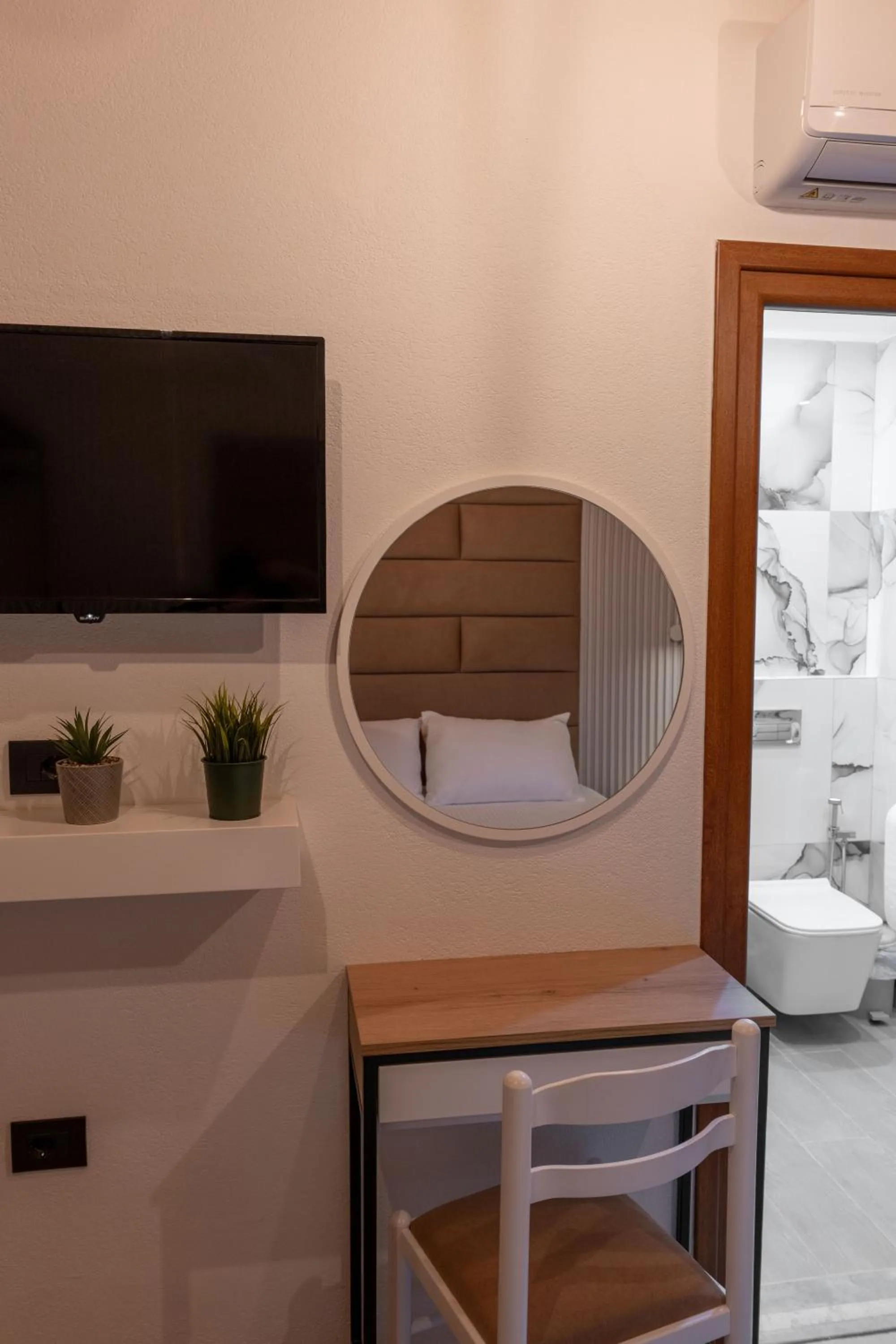 Seating area in Vila Shpetimi