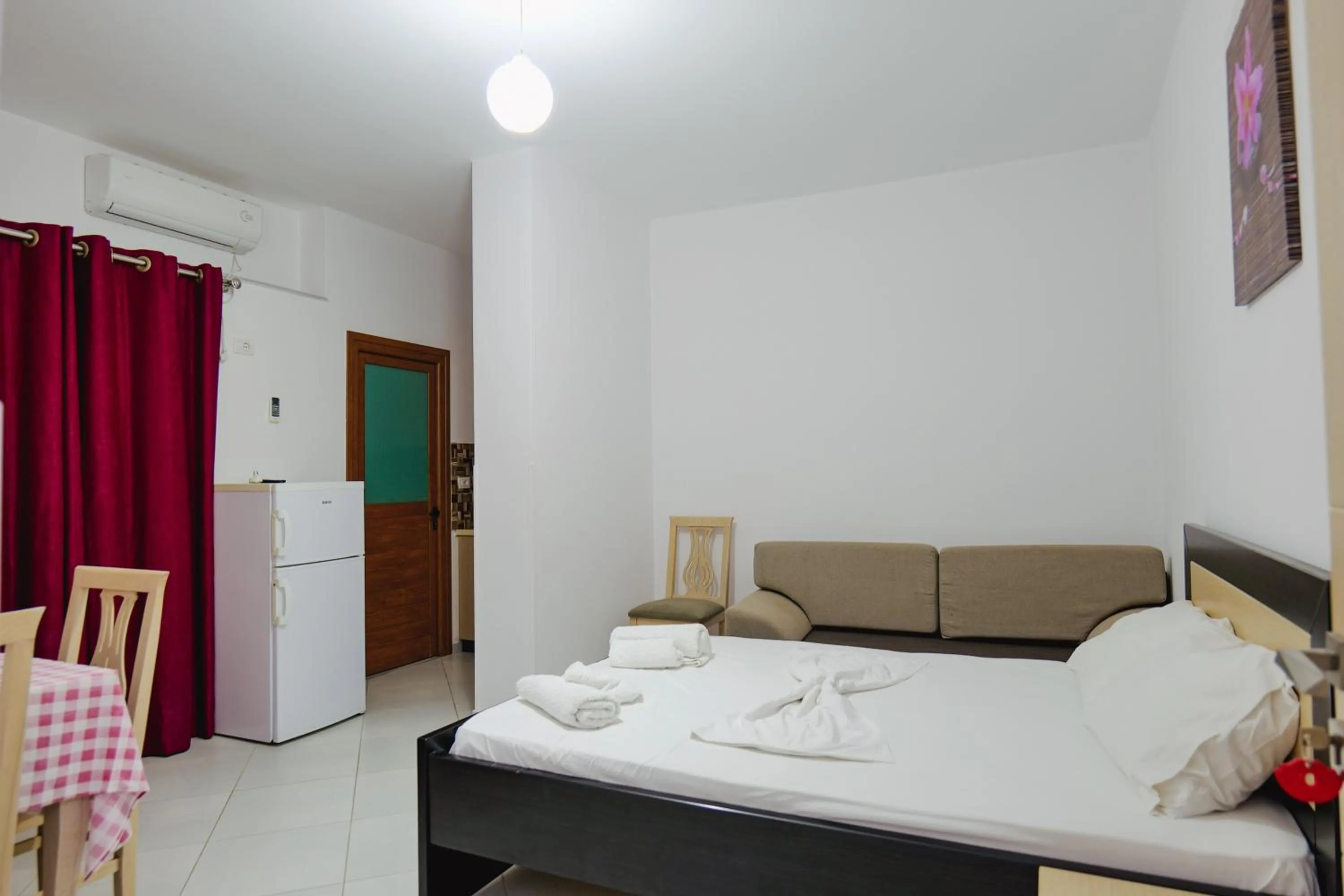 Bed in Vila Shpetimi