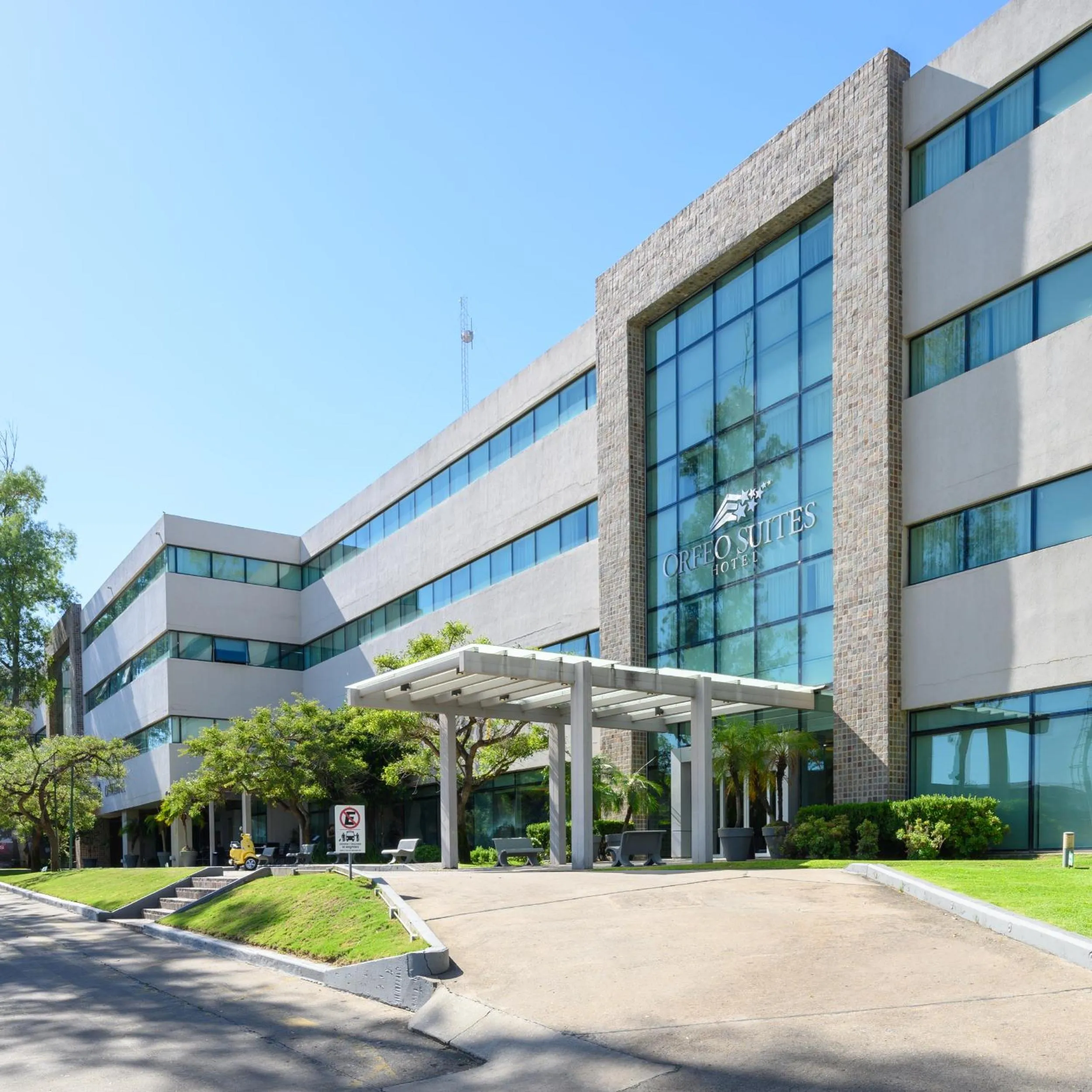 Property building in Orfeo Suites Cordoba