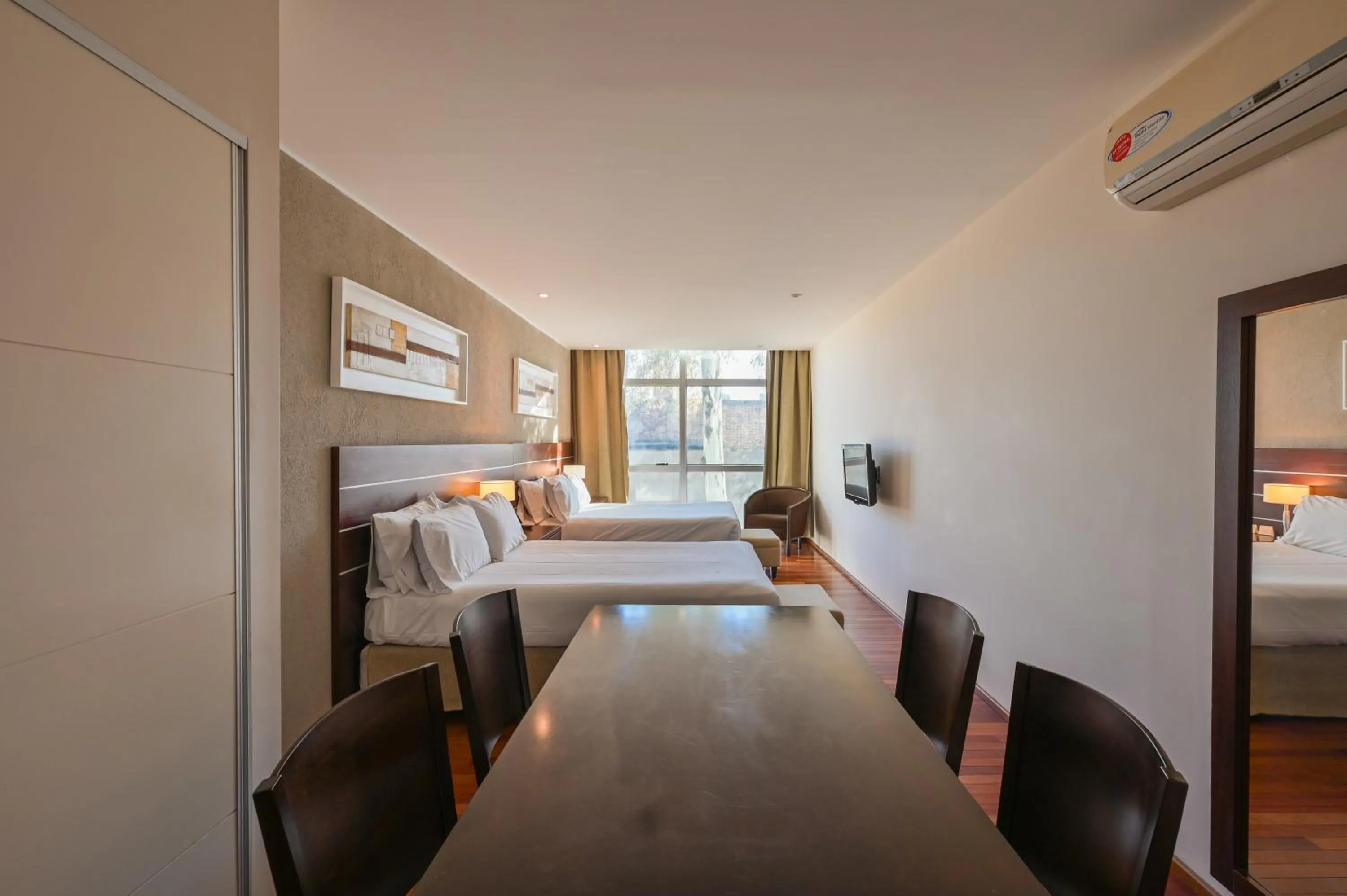 Photo of the whole room, Bed in Orfeo Suites Cordoba