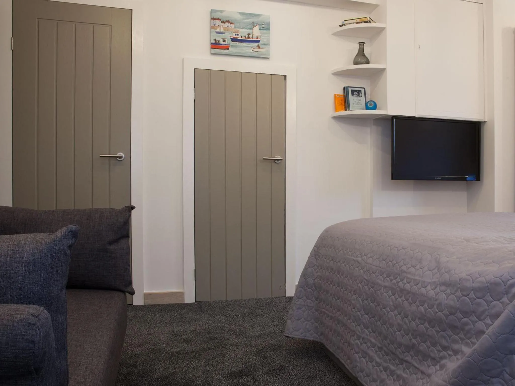 TV and multimedia, Bed in The Studio @ 93 Bernard Rd