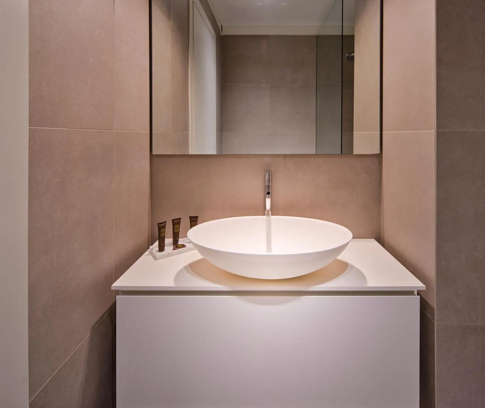 Bathroom in Palazzo Del Carretto-Art Apartments and Guesthouse