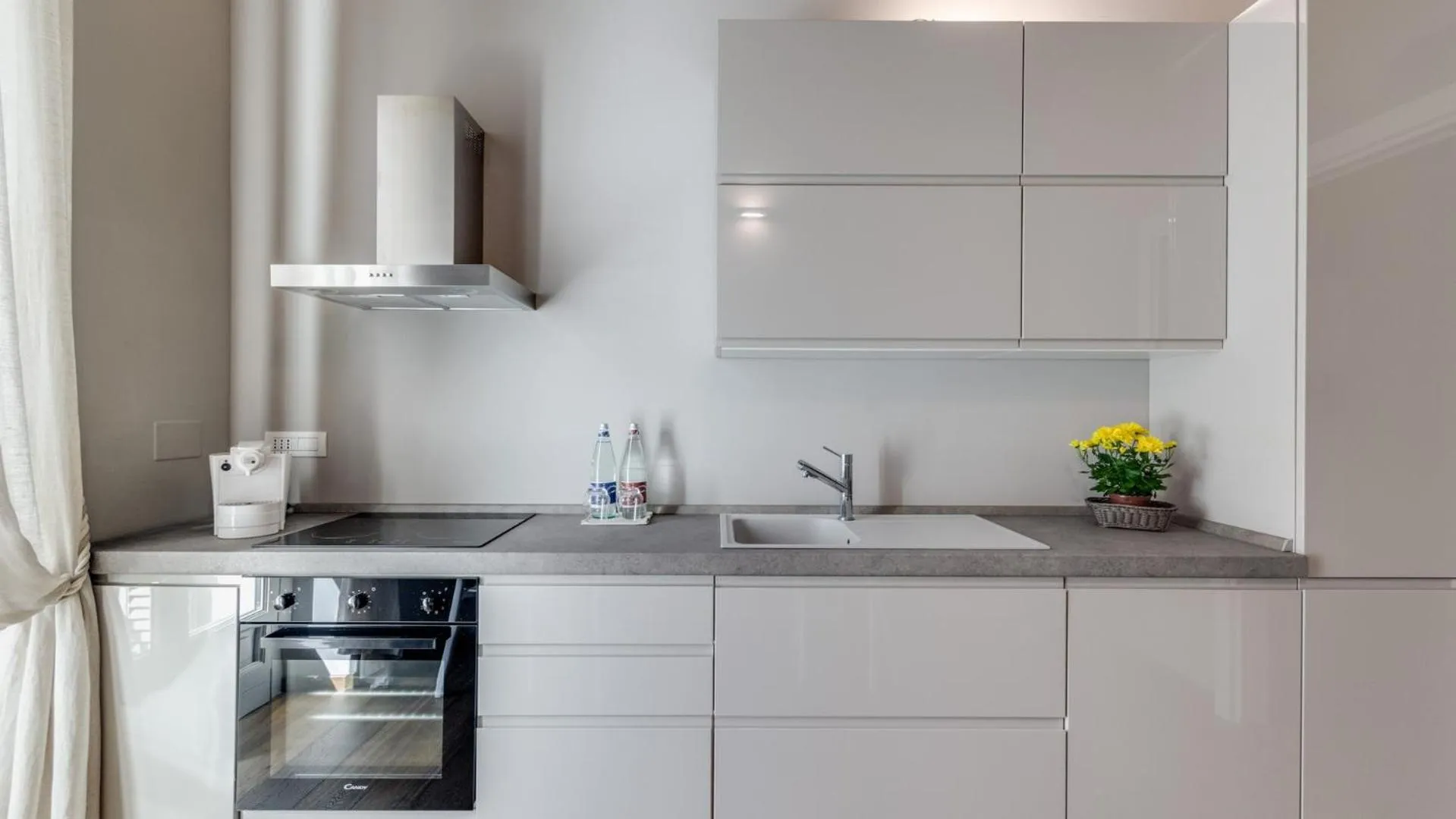 Kitchen or kitchenette in Palazzo Del Carretto-Art Apartments and Guesthouse