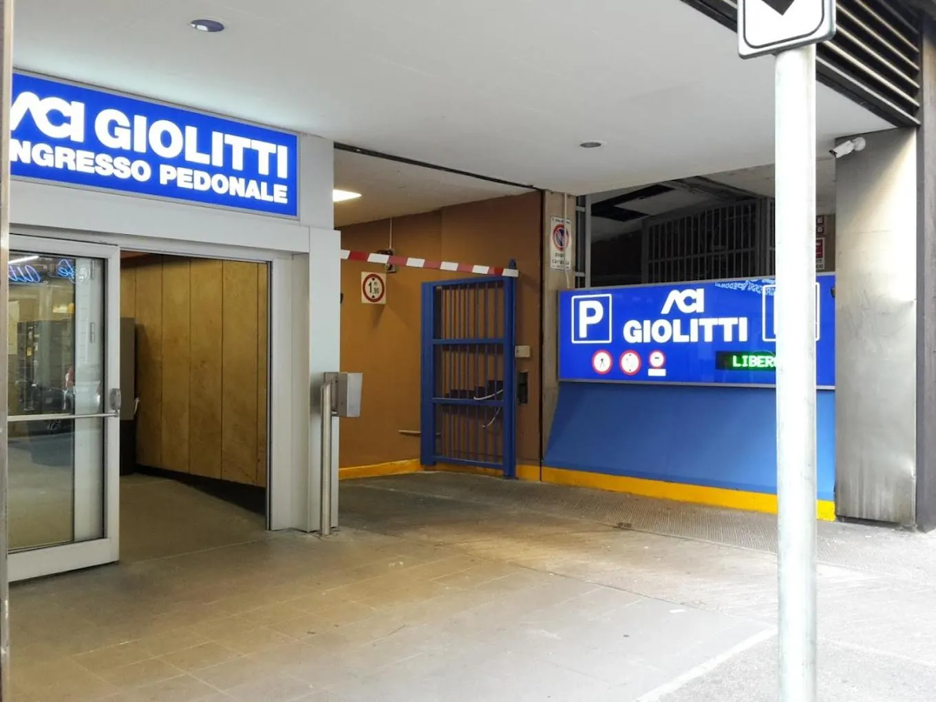 Palazzo Del Carretto-Art Apartments and Guesthouse